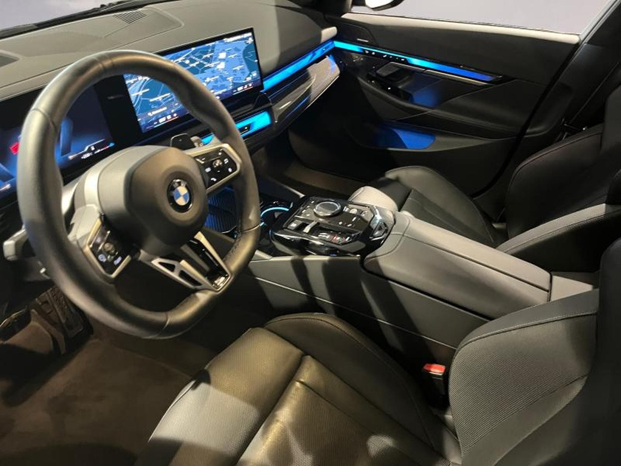 BMW 540 540d xDrive Touring M Sport (2025) - Photo 10