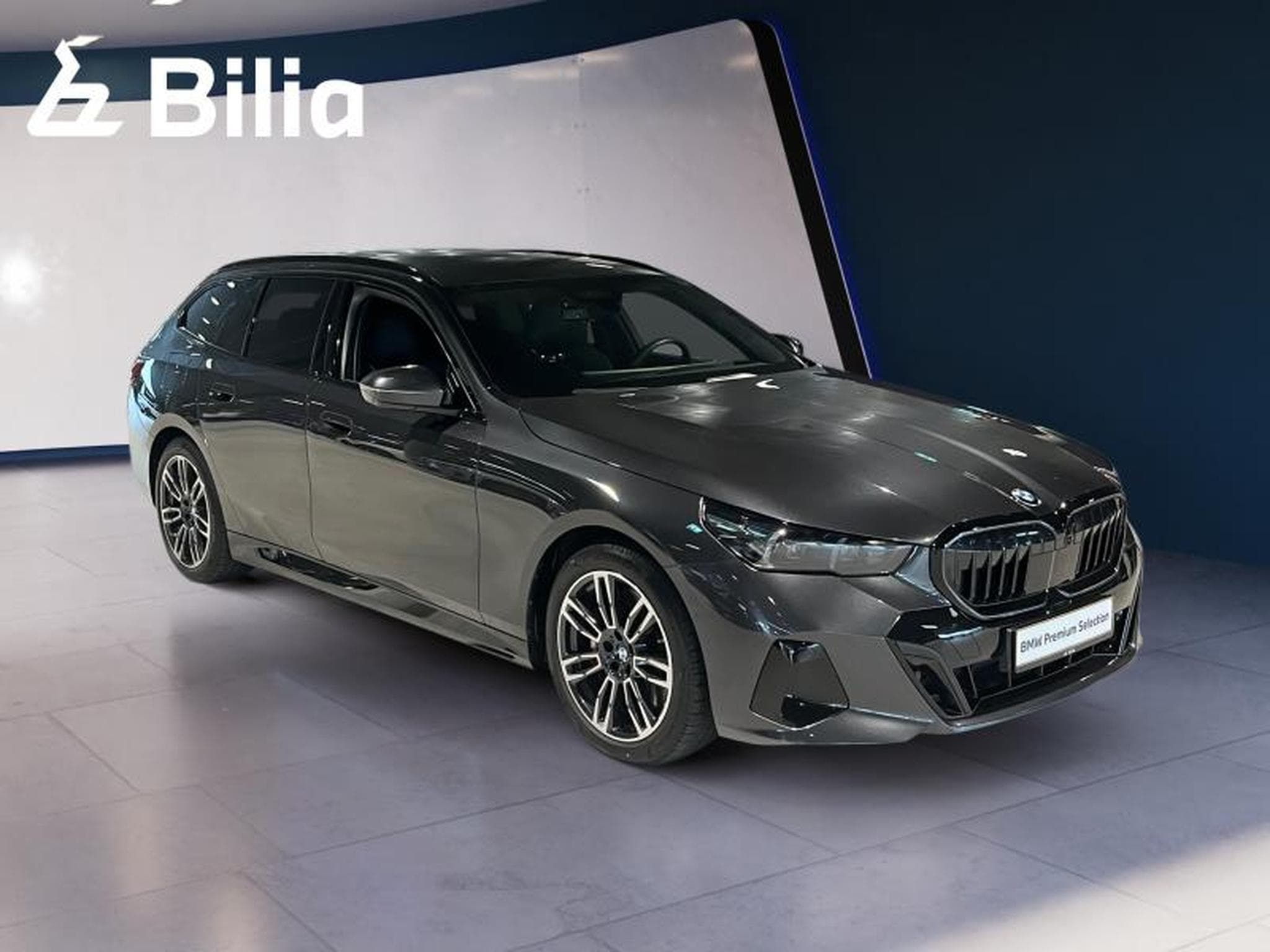 BMW 540 540d xDrive Touring M Sport (2025) - Photo 17