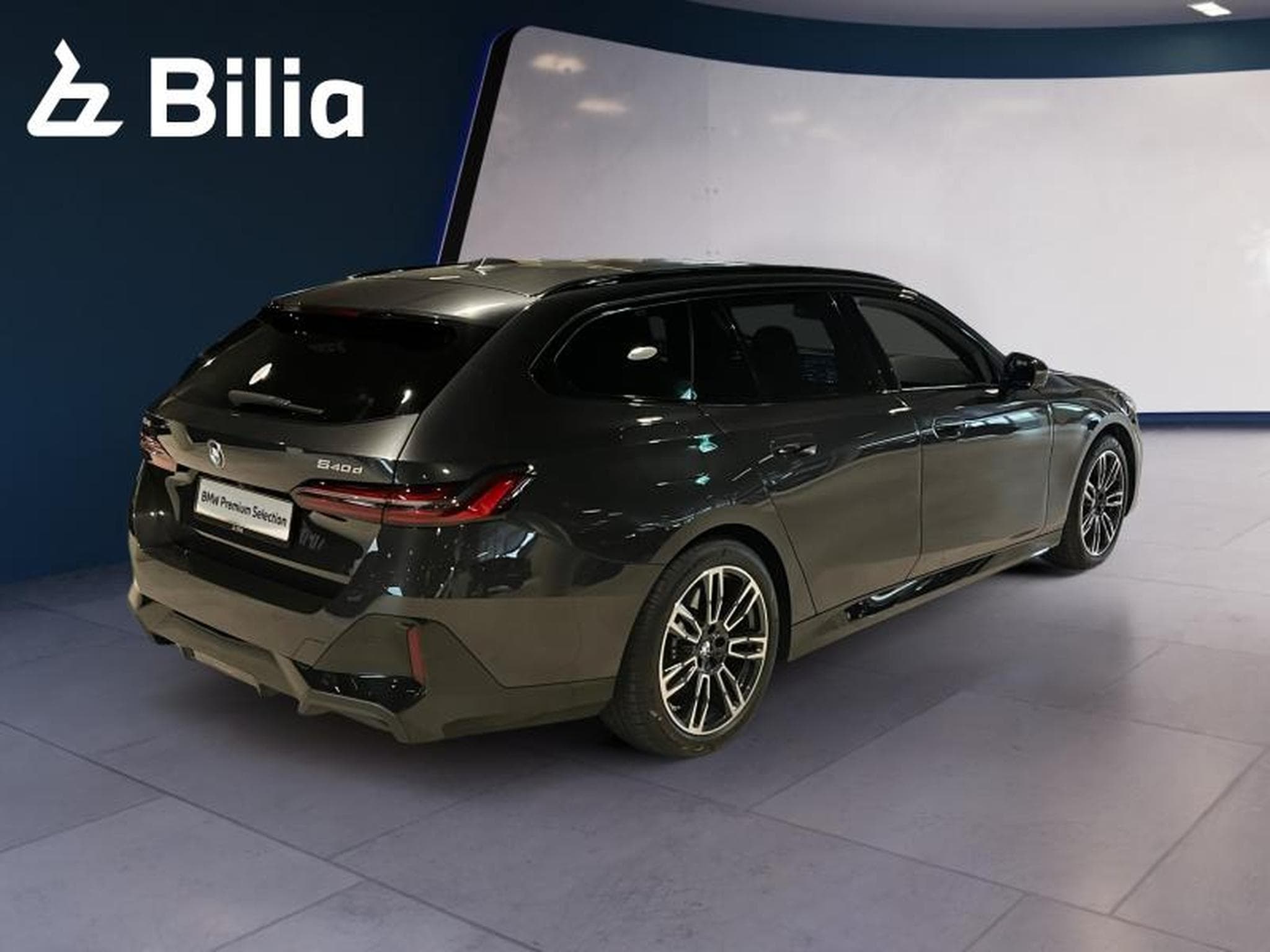 BMW 540 540d xDrive Touring M Sport (2025) - Photo 15