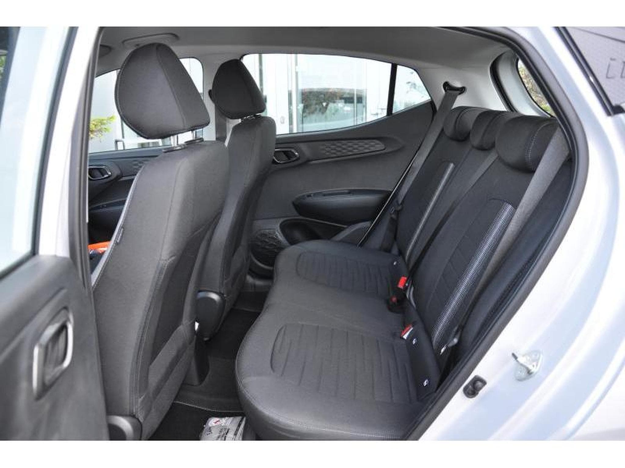 Hyundai i10 TWIST 63 MT5 (2025) - Photo 10