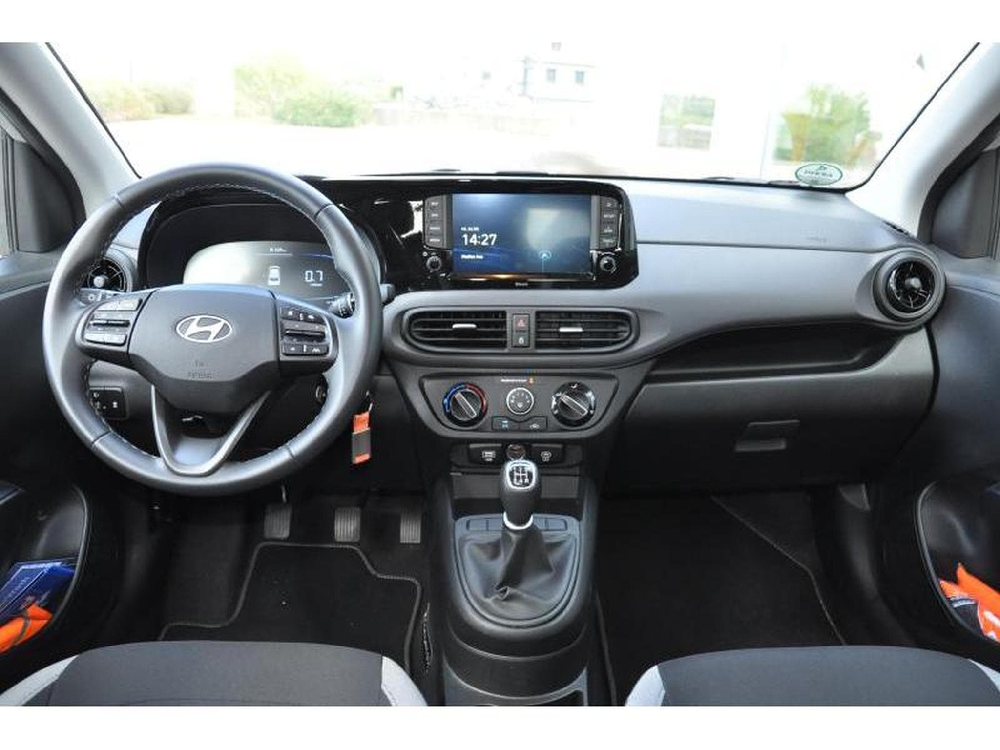 Hyundai i10 TWIST 63 MT5 (2025) - Photo 11