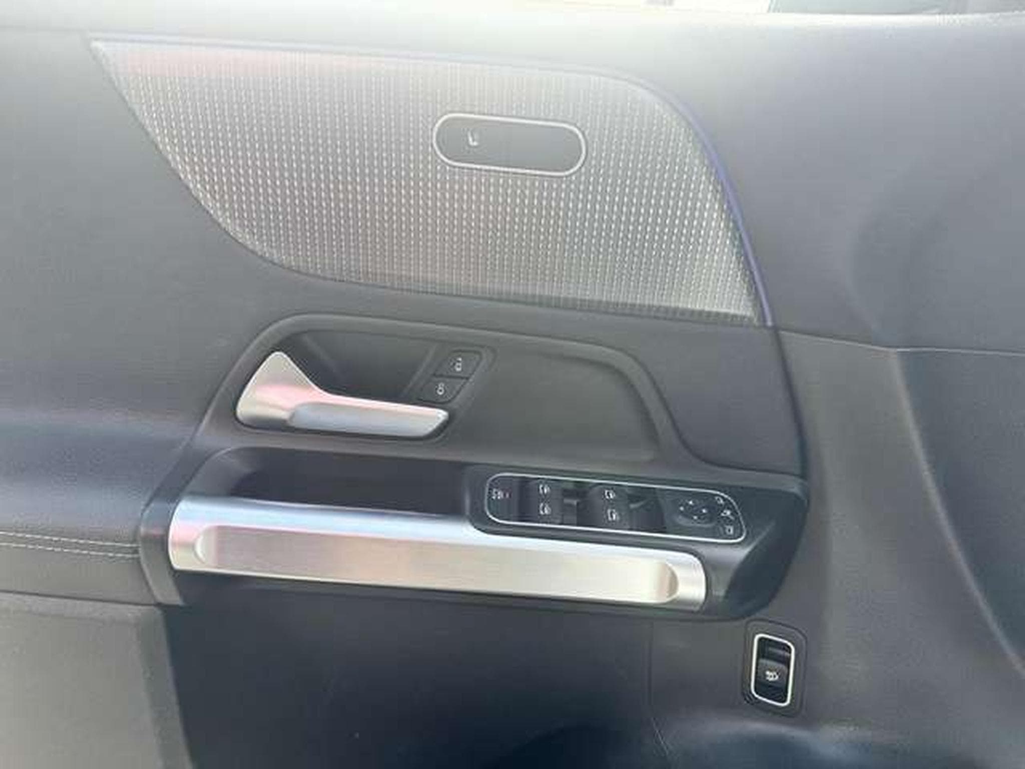 Mercedes GLB 200 GLB 200 d 4Matic / jusqu'à 36 mois de garantie (2021) - Photo 9