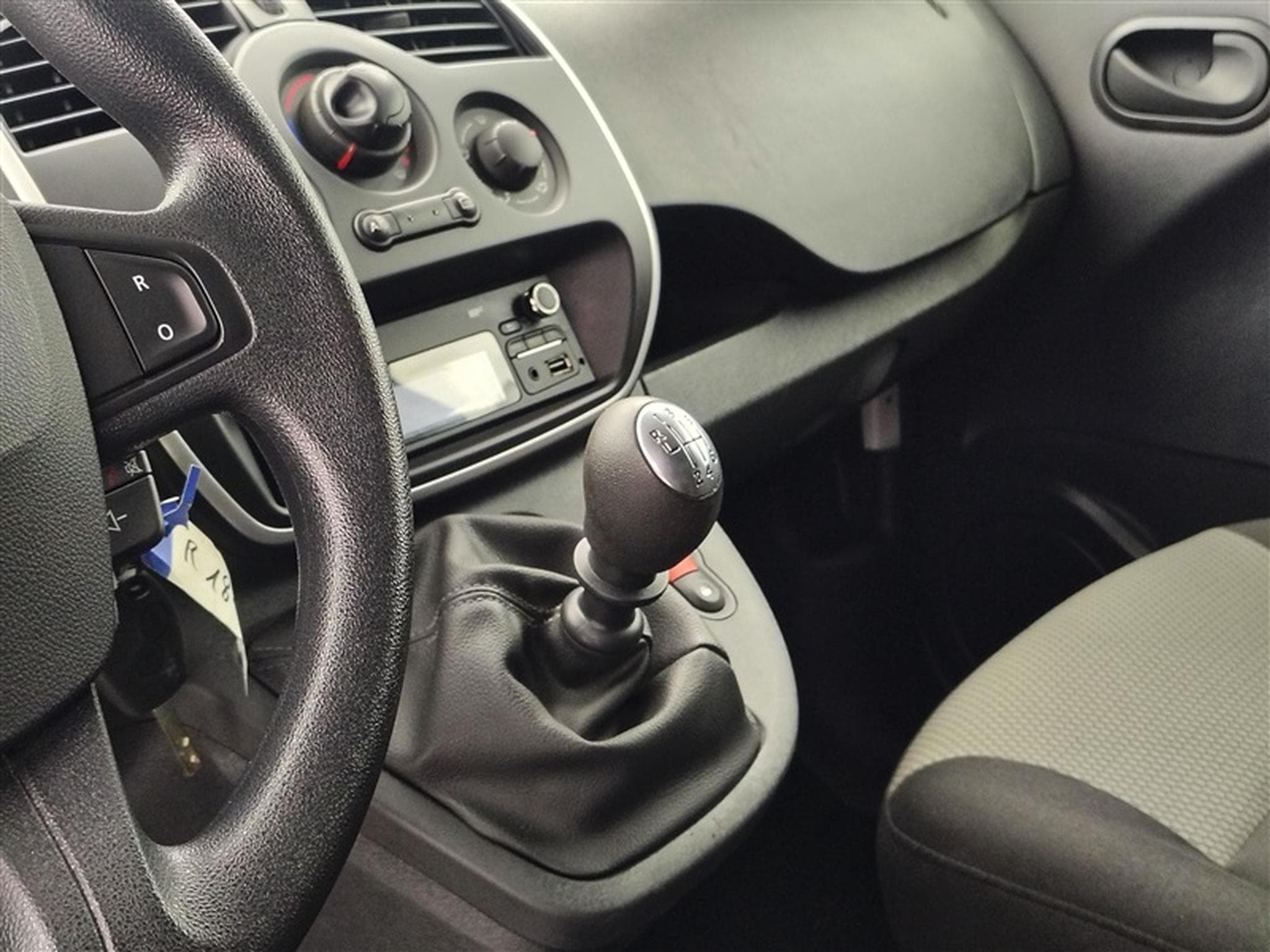 Renault Kangoo 1.5 Blue dCi CLIM (2019) - Photo 12