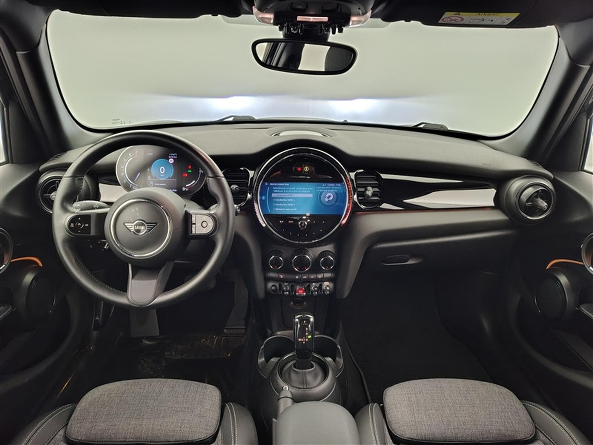 MINI Cooper 1.5A Cooper DCT S-CUIR / NAVI / FULL LED / PDC (2023) - Photo 8