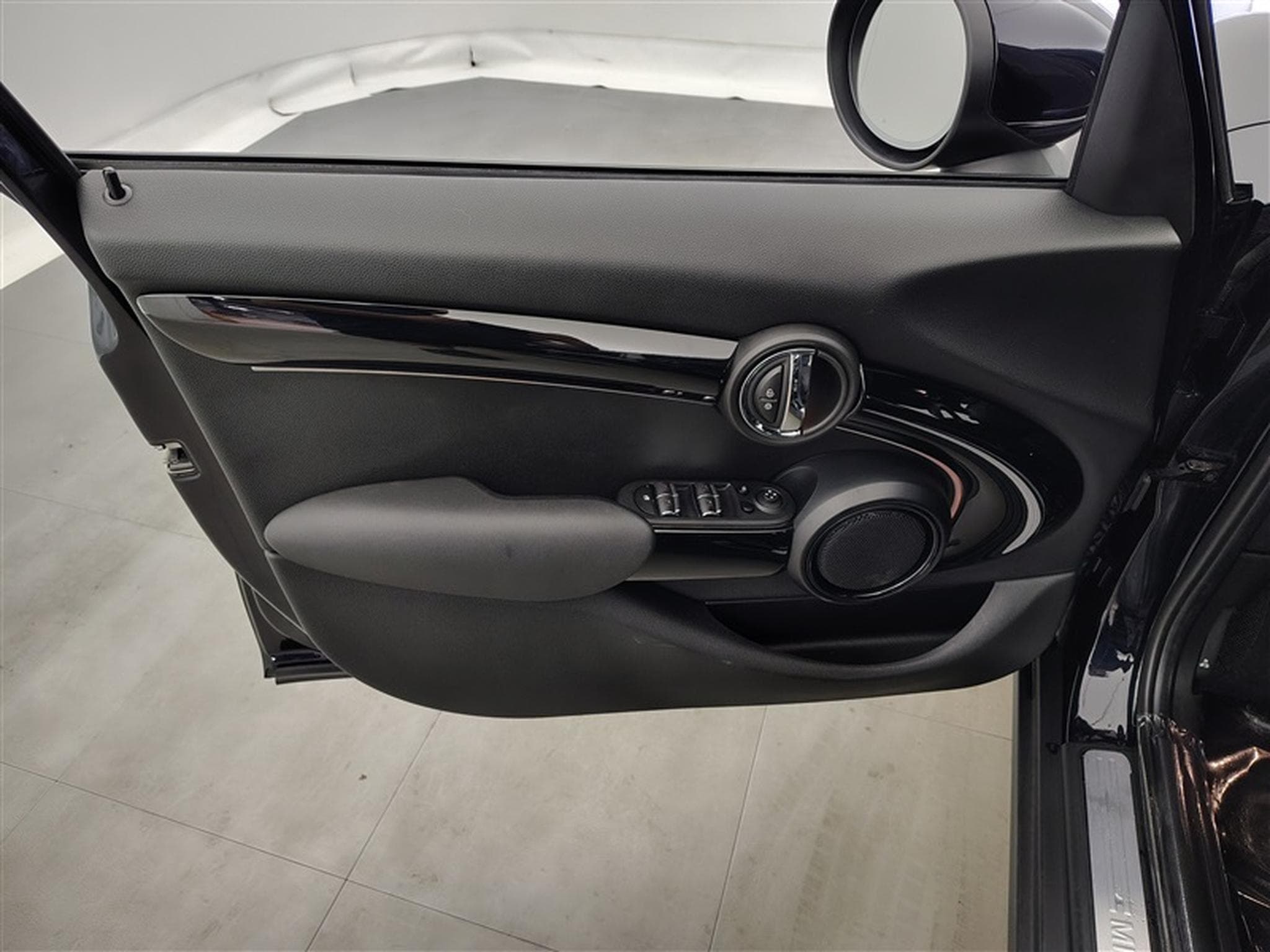 MINI Cooper 1.5A Cooper DCT S-CUIR / NAVI / FULL LED / PDC (2023) - Photo 17