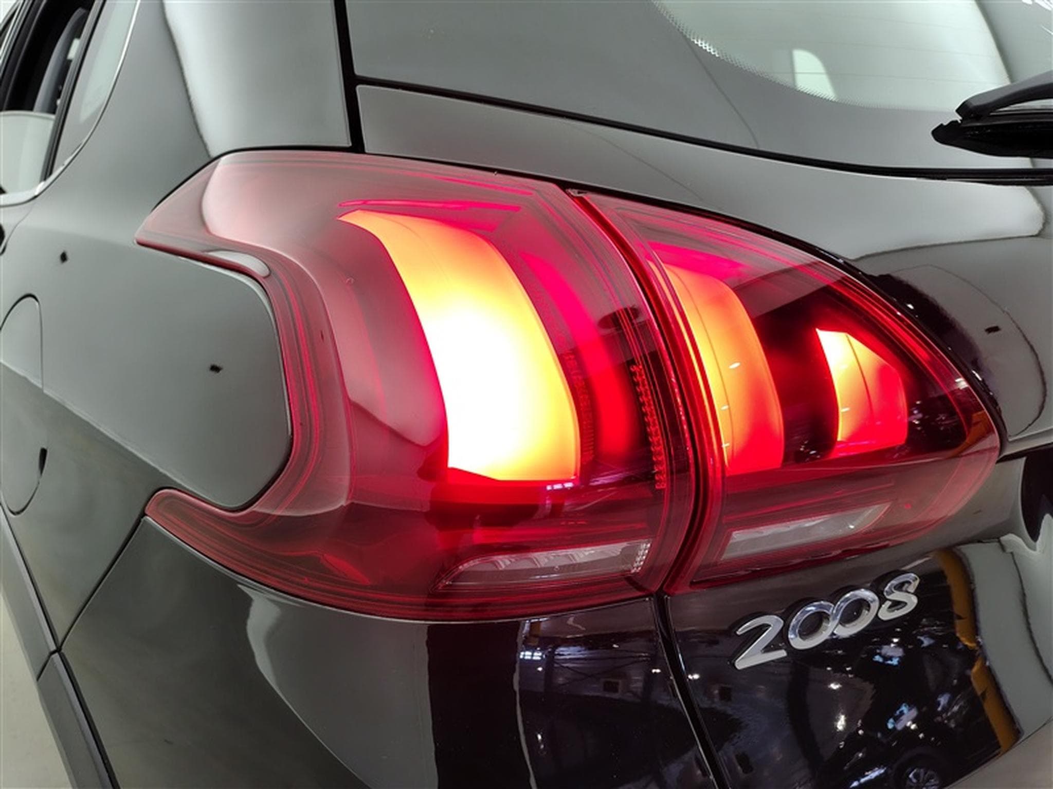 Peugeot 2008 1.2 PureTech Allure S-CUIR / NAVI / CARPLAY (2018) - Photo 15