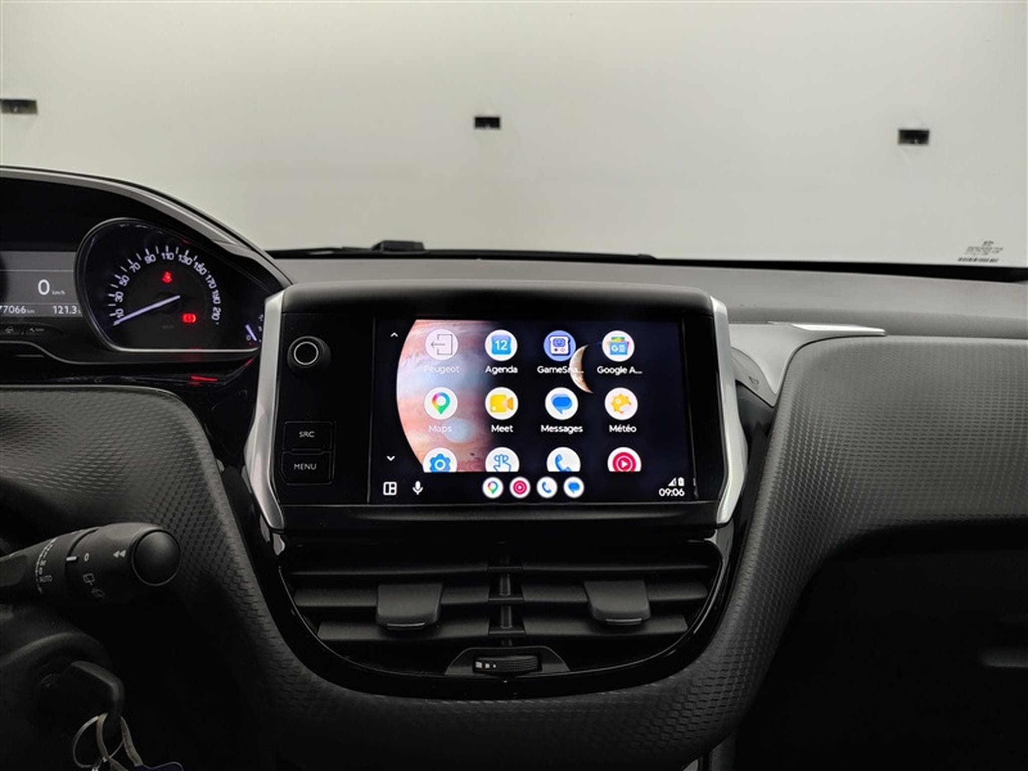 Peugeot 2008 1.2 PureTech Allure S-CUIR / NAVI / CARPLAY (2018) - Photo 19