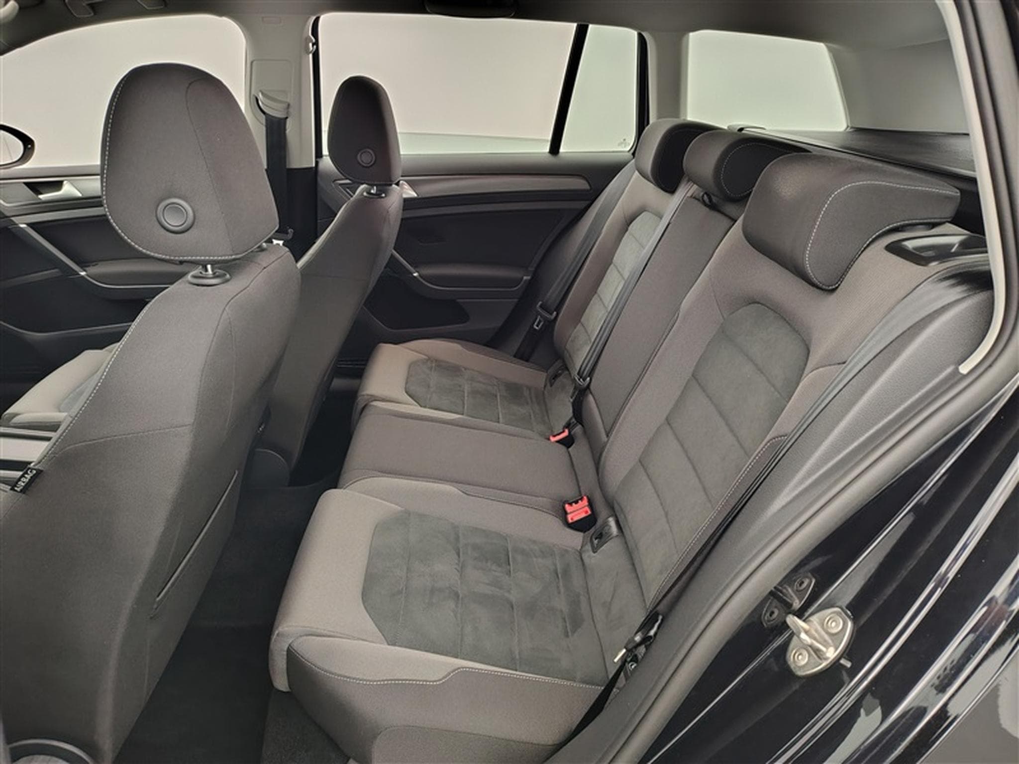 VW Golf 1.4 TSI 150cv Comfortline NAVI / PDC AV+AR / JA 16" (2019) - Photo 13