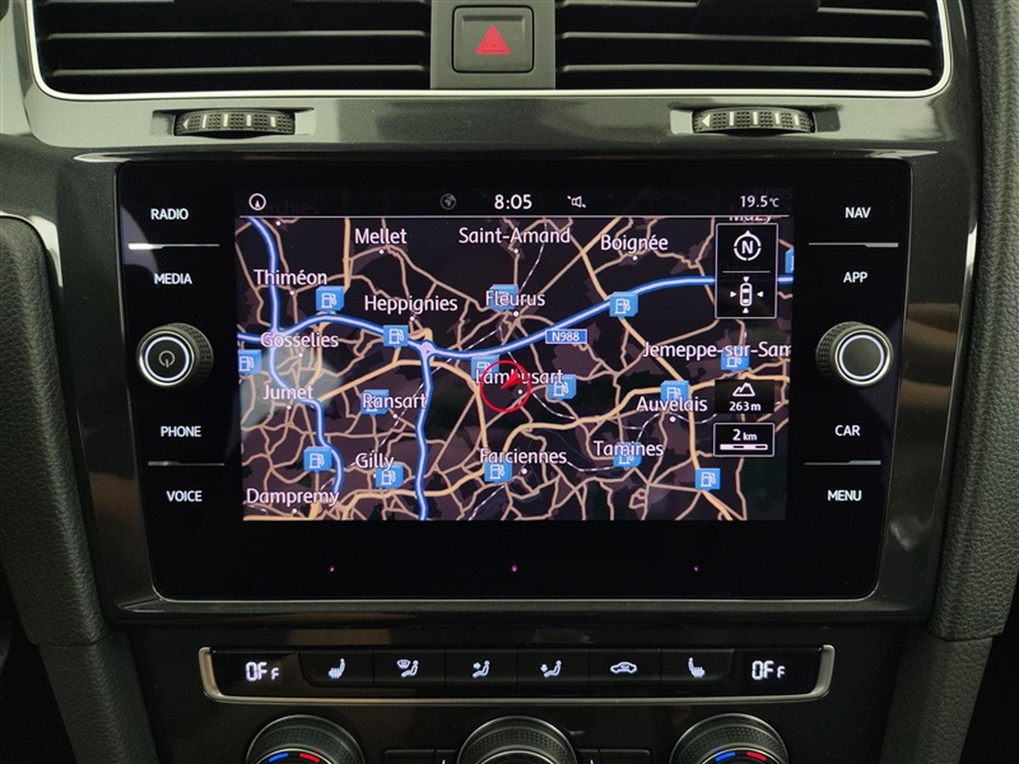 VW Golf 1.4 TSI 150cv Comfortline NAVI / PDC AV+AR / JA 16" (2019) - Photo 11