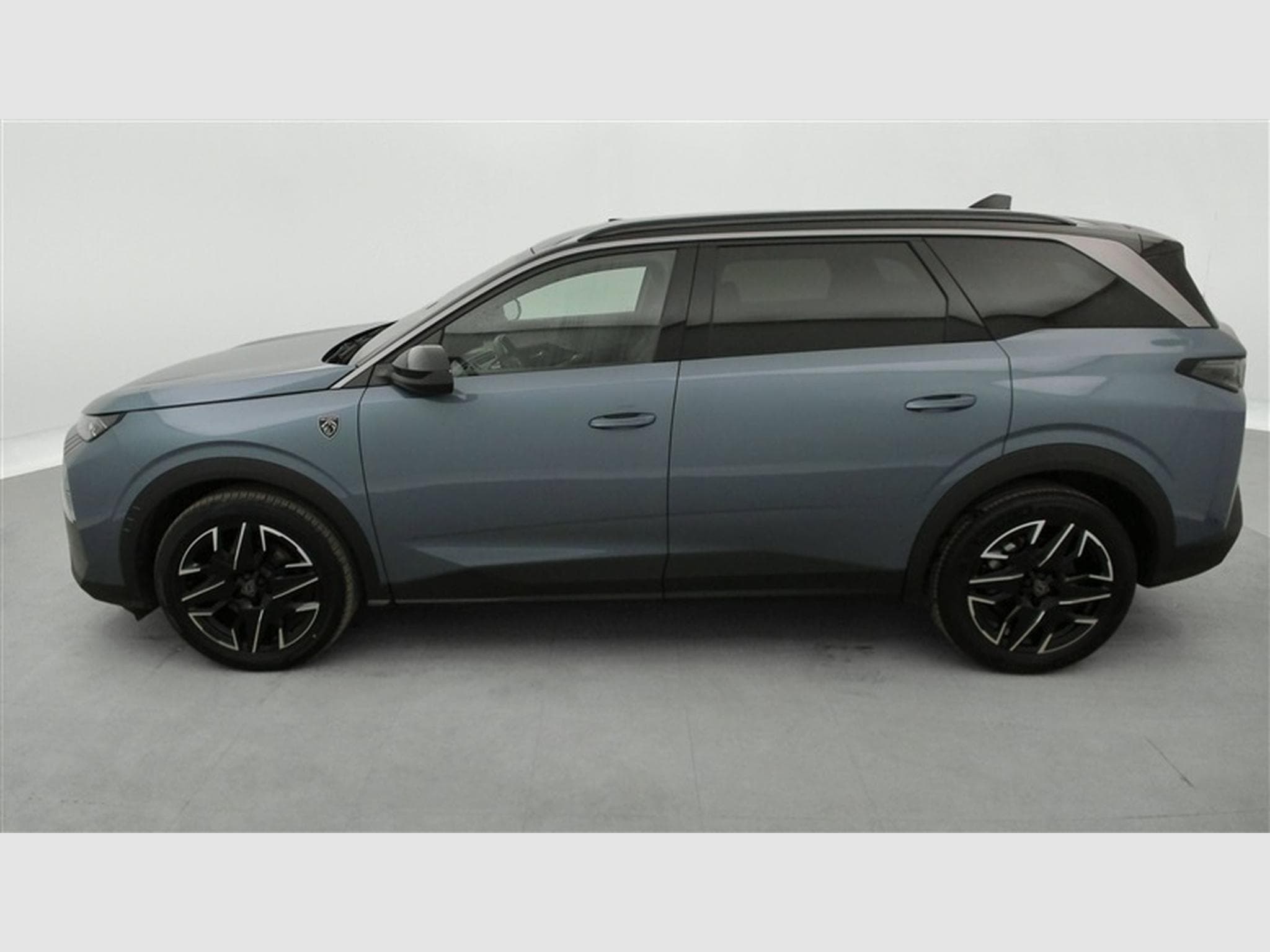 Peugeot 5008 1.2 HYBRID 136cv e-DSC6 GT Pack 7pl. NAVI / CAMERA 360° (2025) - Photo 3