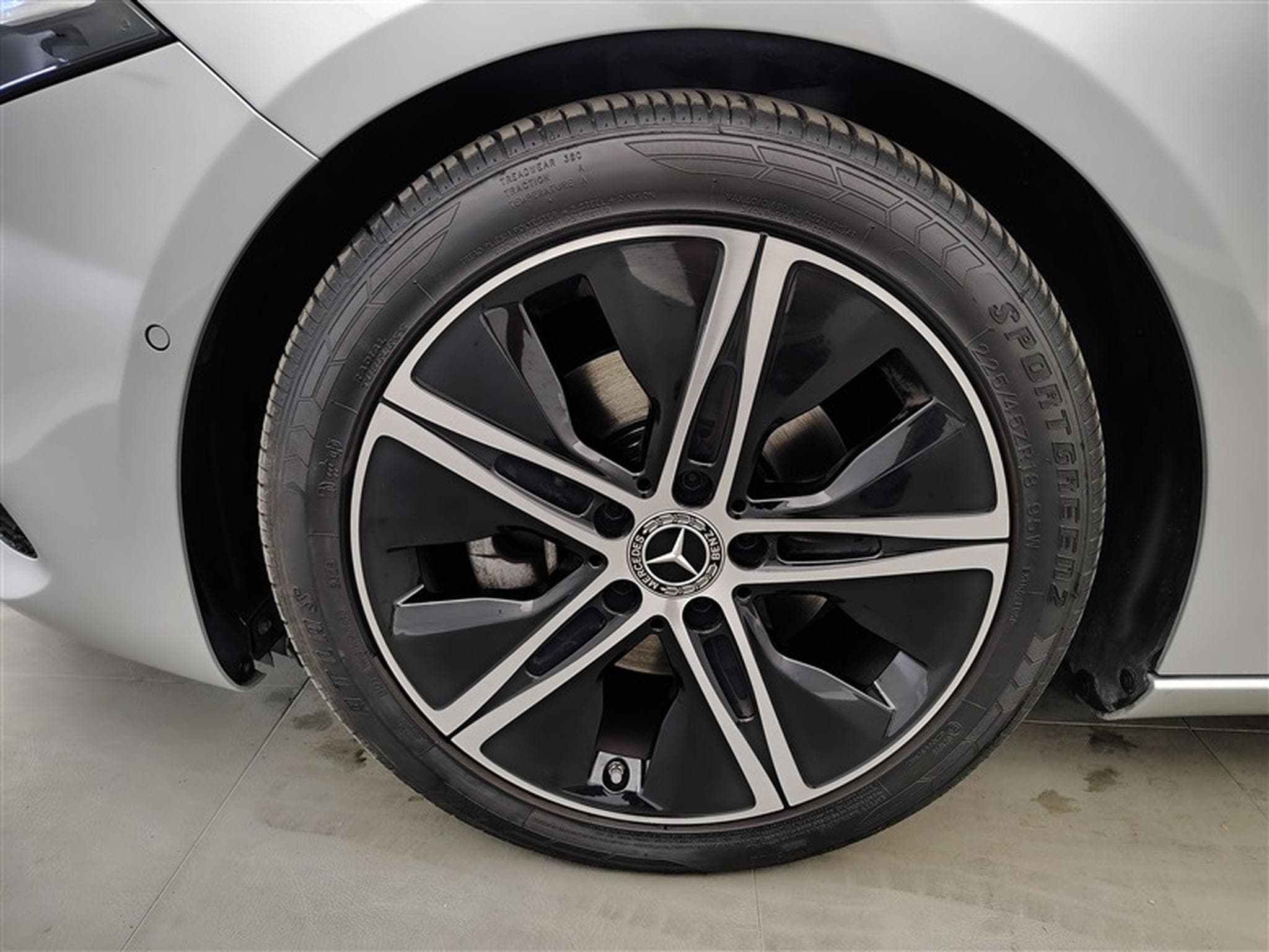 Mercedes A 180 A 180 d Luxury LINE CUIR/NAVI/FULL LED/JA/PDC AV AR (2023) - Photo 6
