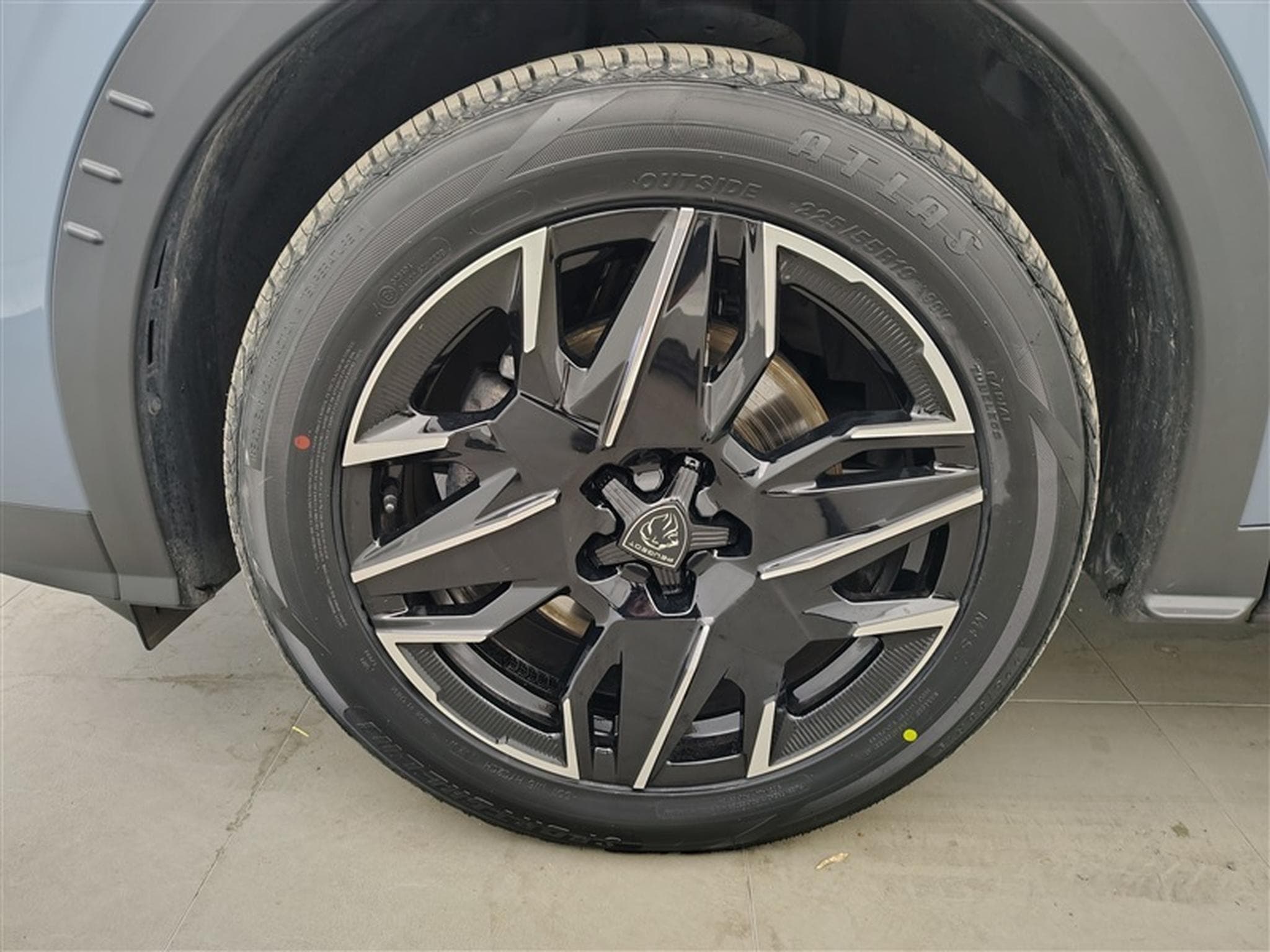 Peugeot 5008 1.2 HYBRID 136cv e-DSC6 GT Pack 7pl. NAVI / CAMERA 360° (2025) - Photo 6