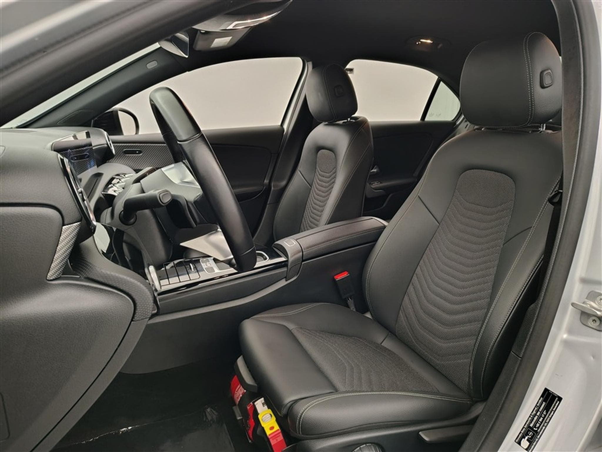 Mercedes A 180 A 180 d Luxury LINE CUIR/NAVI/FULL LED/JA/PDC AV AR (2023) - Photo 7