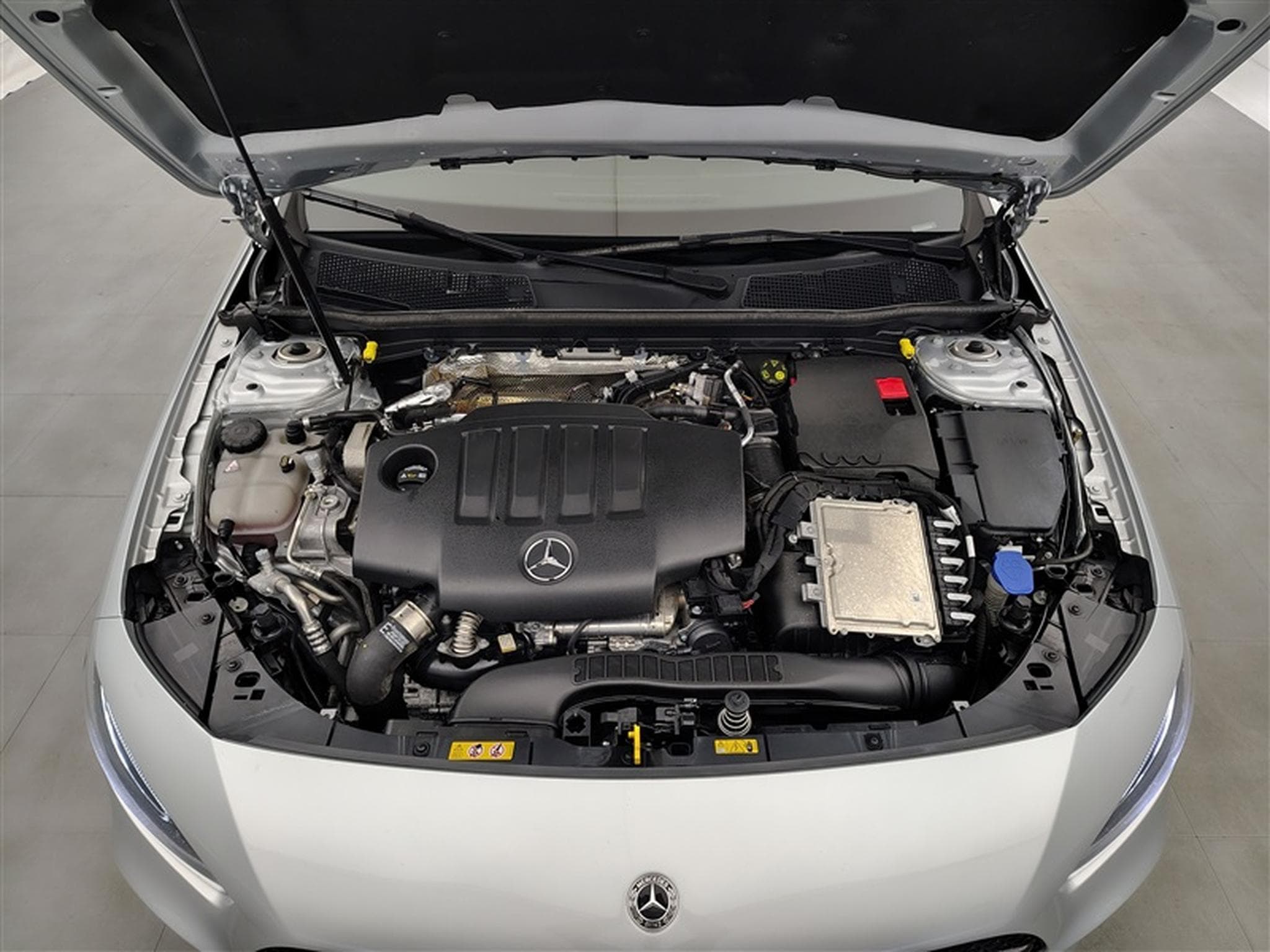 Mercedes A 180 A 180 d Luxury LINE CUIR/NAVI/FULL LED/JA/PDC AV AR (2023) - Photo 19