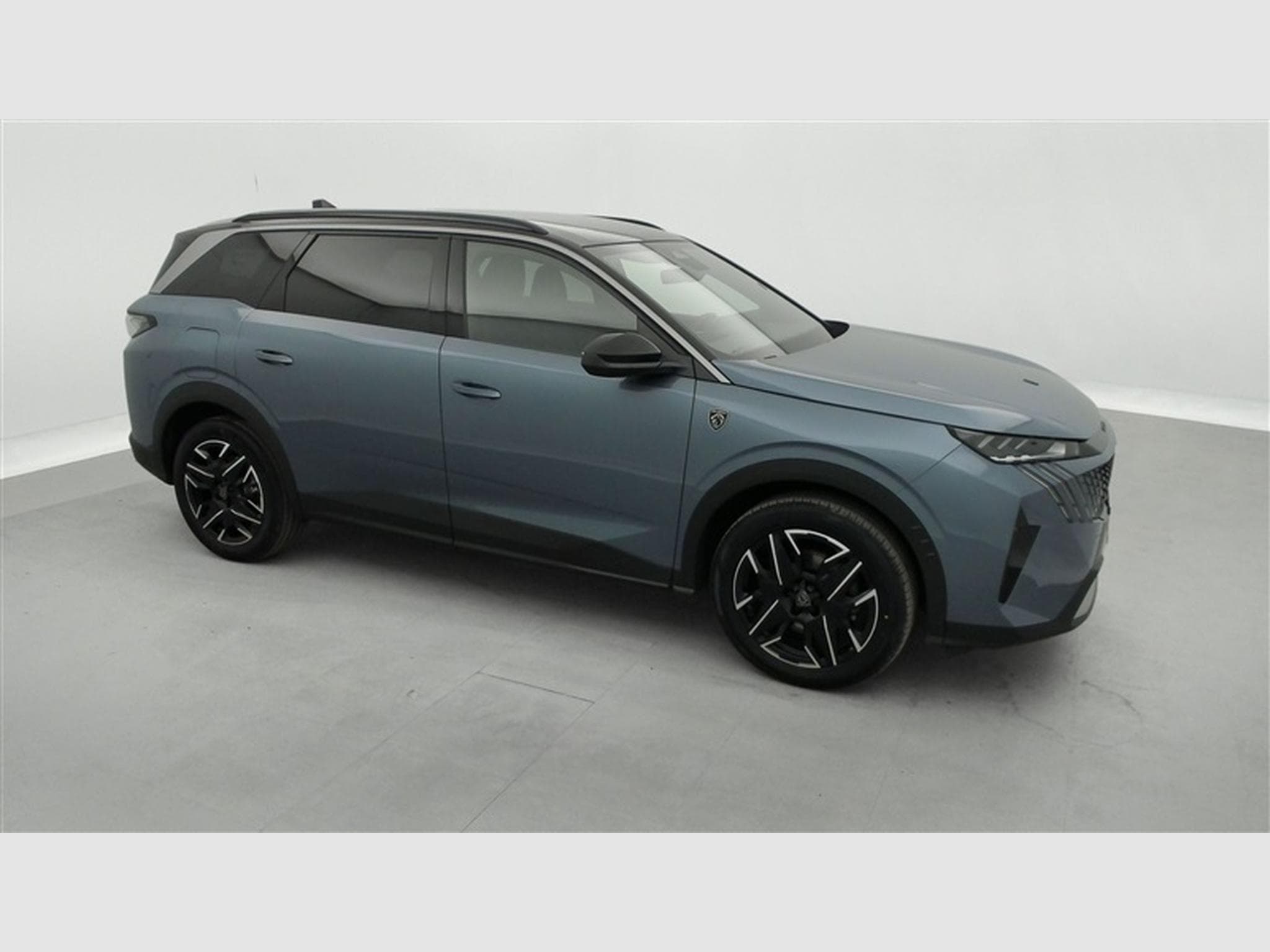 Peugeot 5008 1.2 HYBRID 136cv e-DSC6 GT Pack 7pl. NAVI / CAMERA 360° (2025) - Photo 25