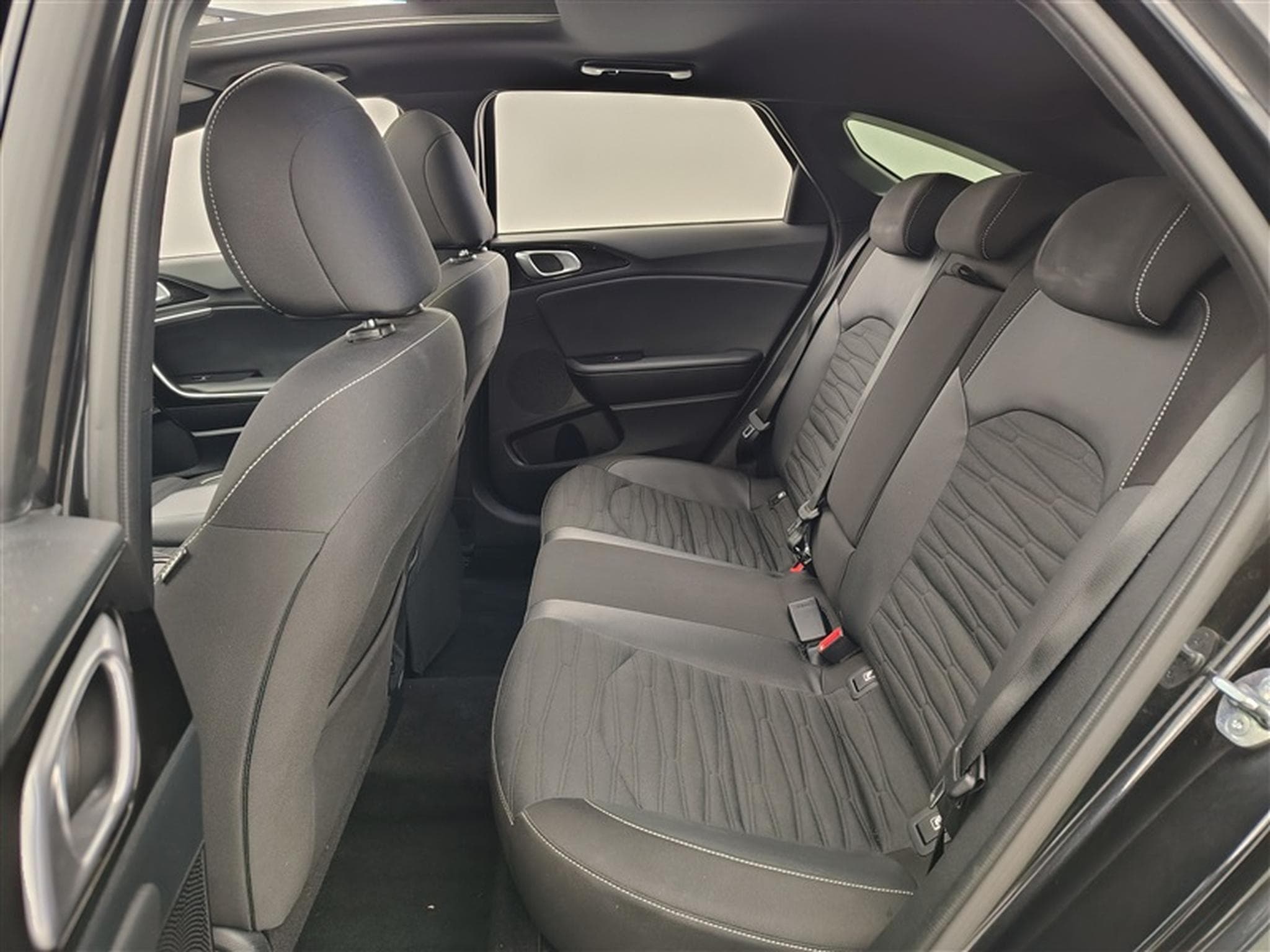 Kia ProCeed 1.5 T-GDI 160Cv GT-Line NAVI LED/ALU/COCKPIT (2024) - Photo 13