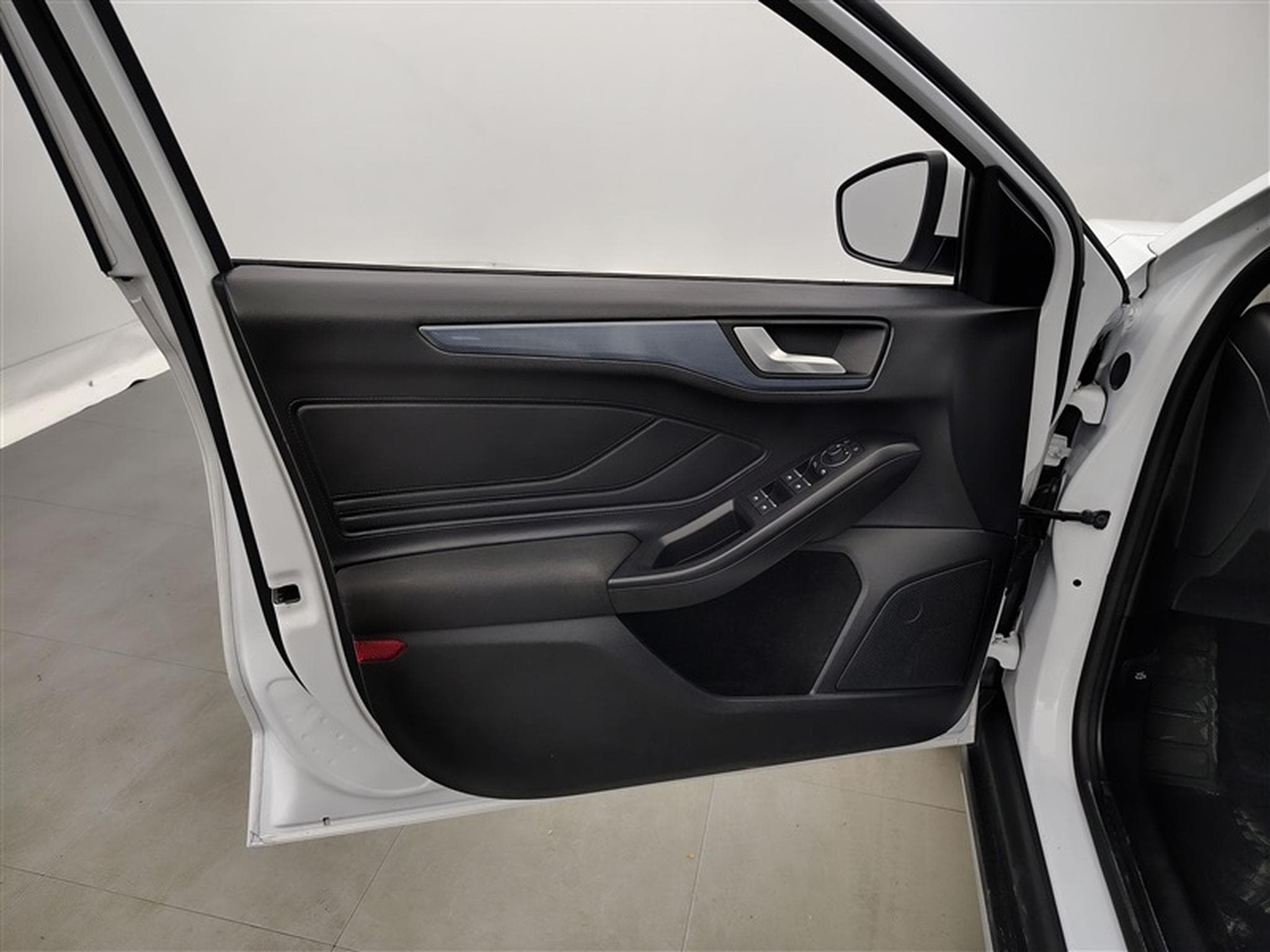 Ford Focus 1.0 EcoBoost 125cv Powershift Active NAVI / FULL LED (2023) - Foto 17