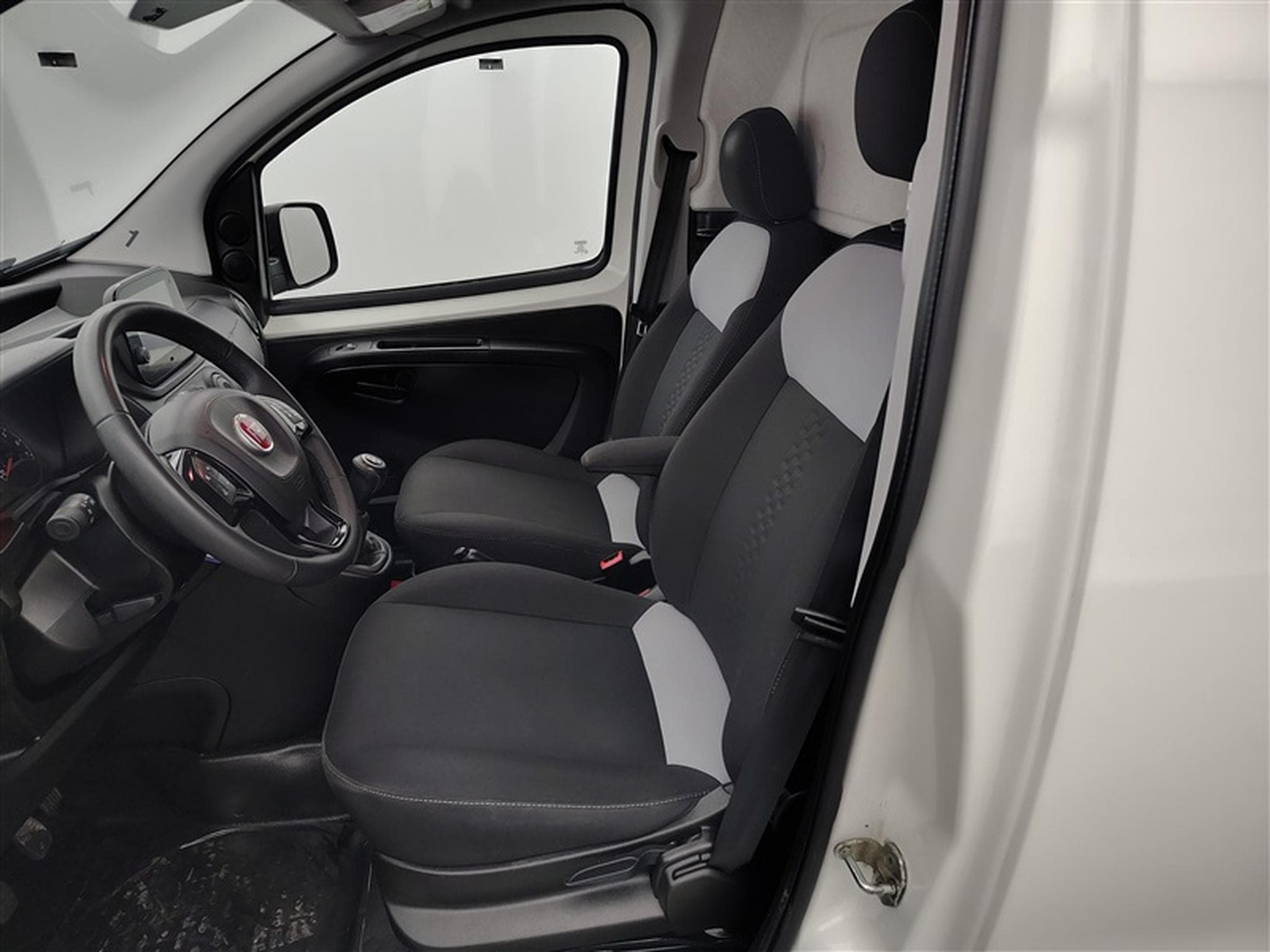 Fiat Fiorino 1.3 Multijet SX NAVI / CLIM (2022) - Photo 7