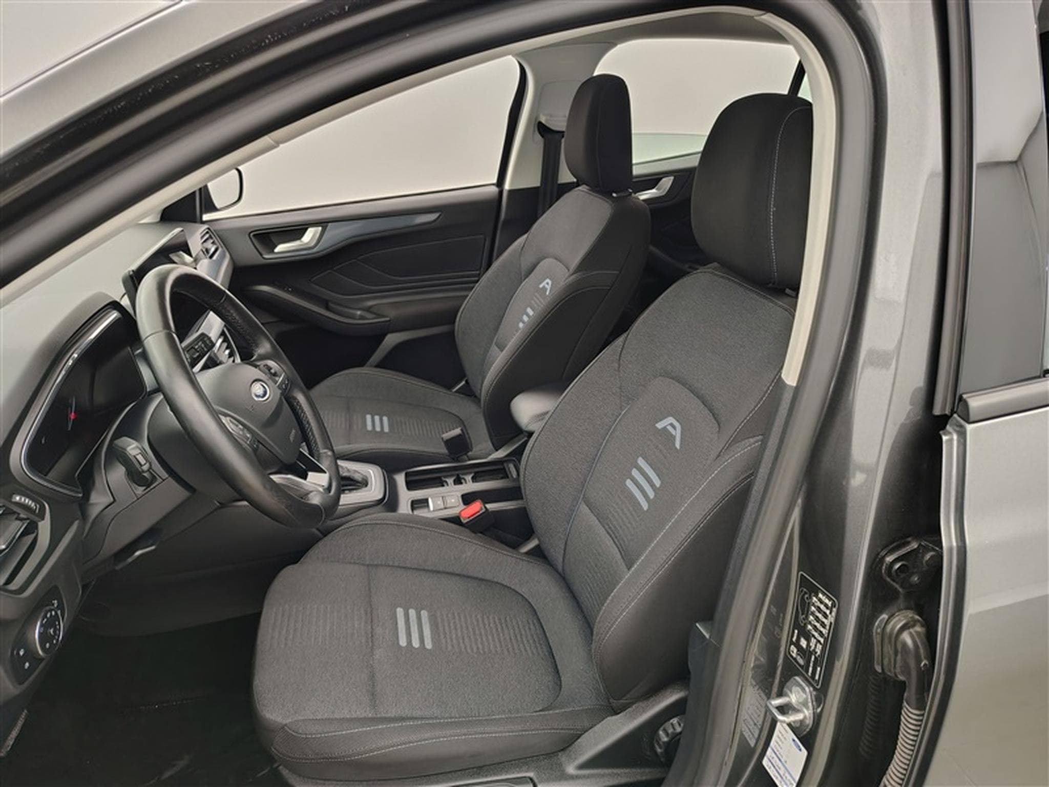 Ford Focus 1.0 EcoBoost 125cv Powershift Active NAVI / FULL LED (2023) - Photo 7