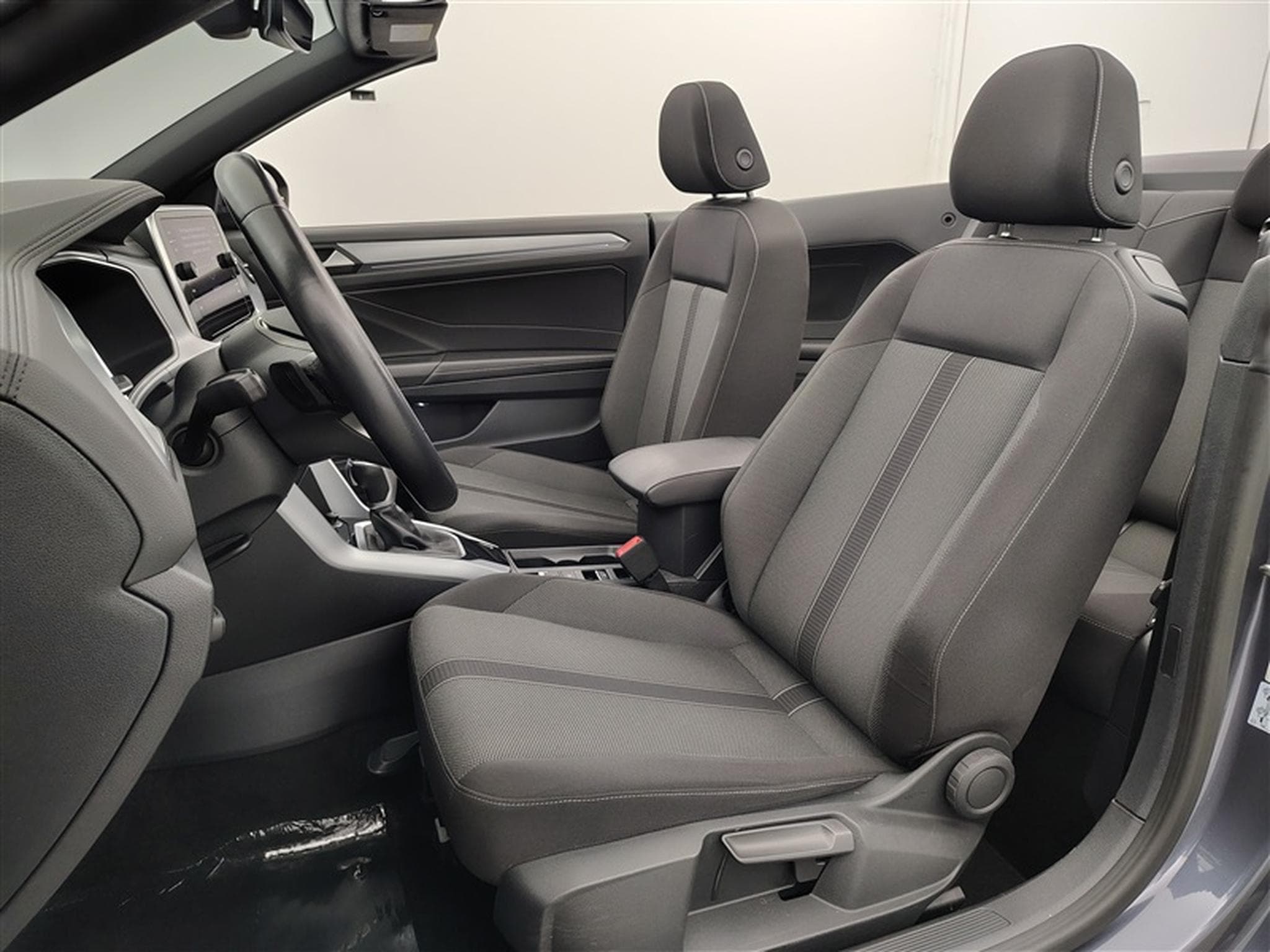 VW T-Roc Cabriolet 1.5 TSI Style DSG CLIM/NAVI/CAMERA (2022) - Photo 6