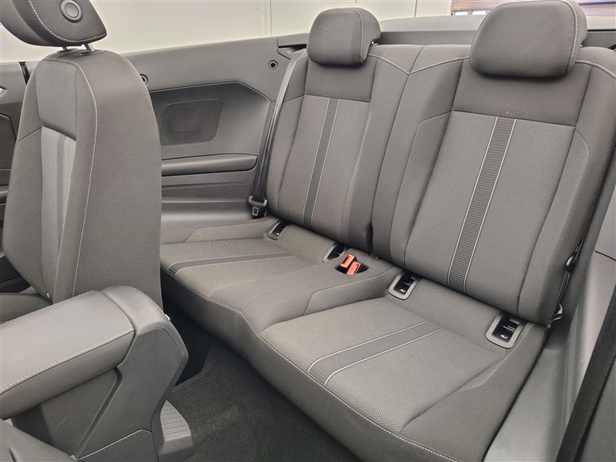 VW T-Roc Cabriolet 1.5 TSI Style DSG CLIM/NAVI/CAMERA (2022) - Photo 12