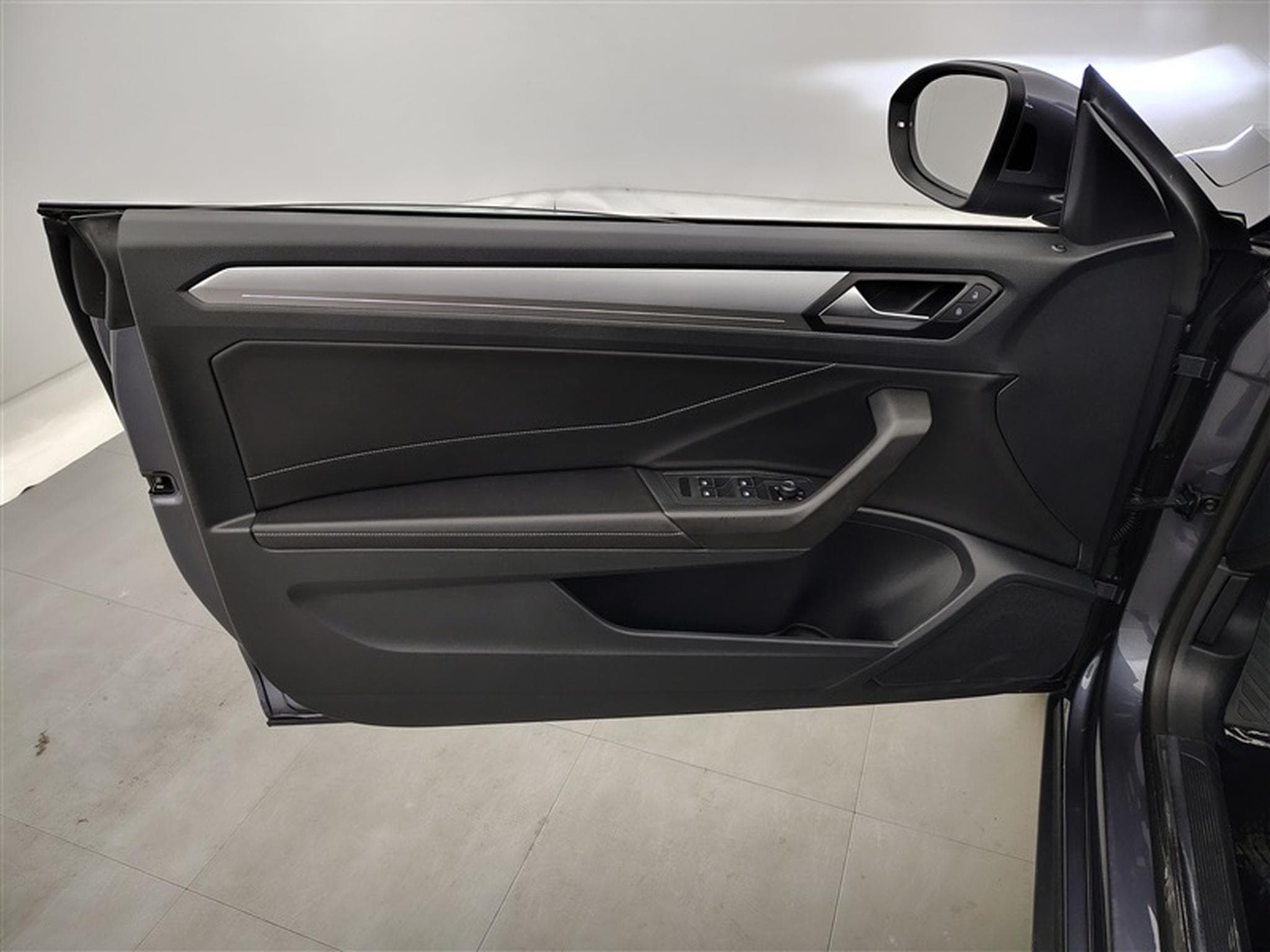 VW T-Roc Cabriolet 1.5 TSI Style DSG CLIM/NAVI/CAMERA (2022) - Photo 16