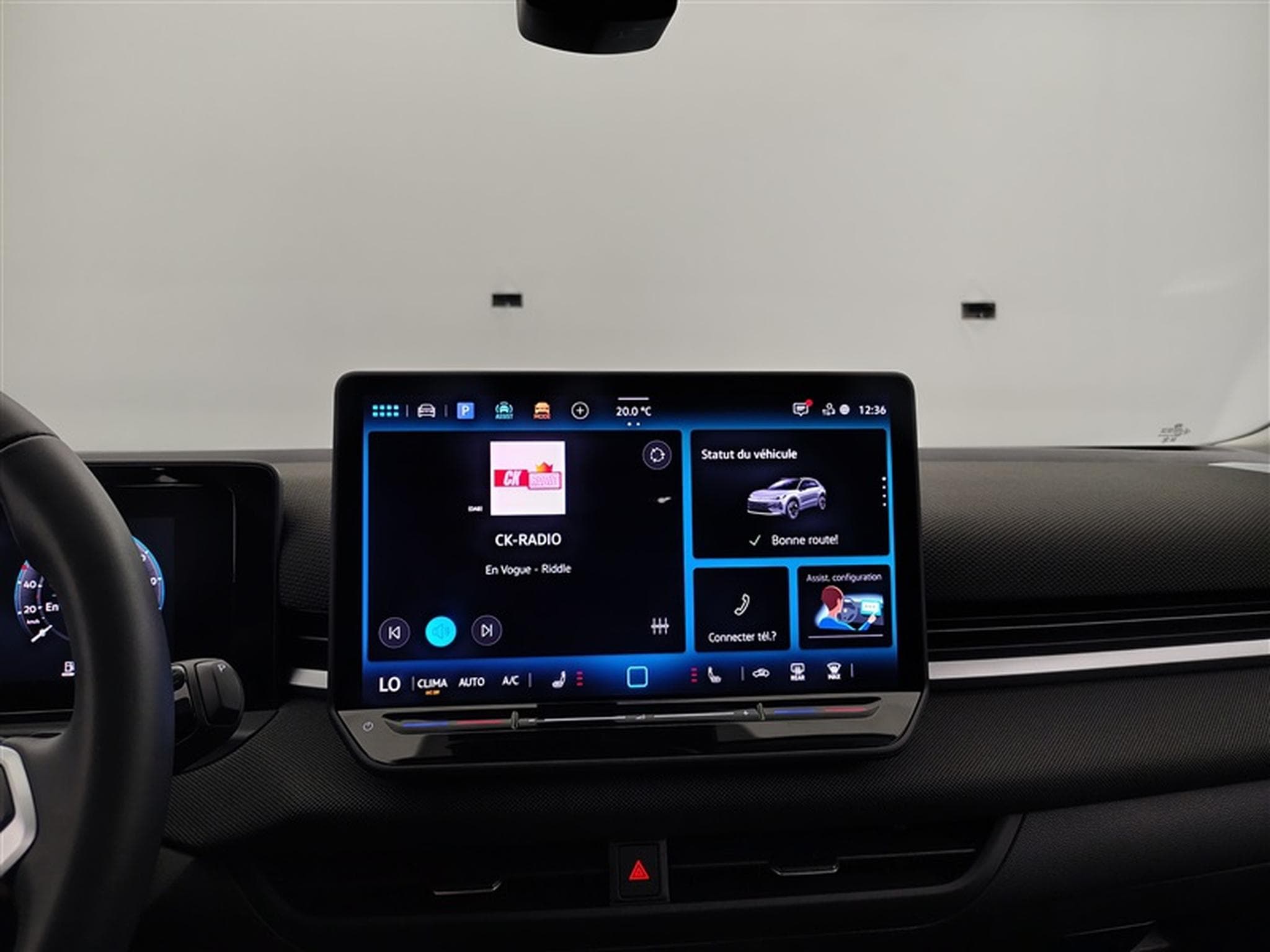 VW T-Roc 1.5 TSI 115cv DSG United CARPLAY / FULL LED / CAMERA (2026) - Photo 11