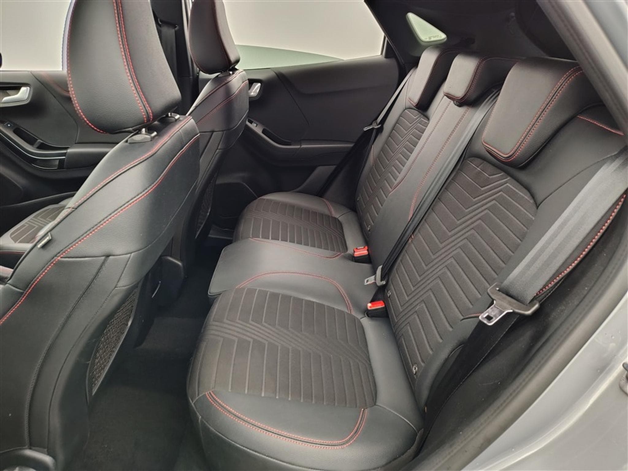 Ford Puma 1.0 EcoBoost mHEV ST-Line V (2023) - Photo 13
