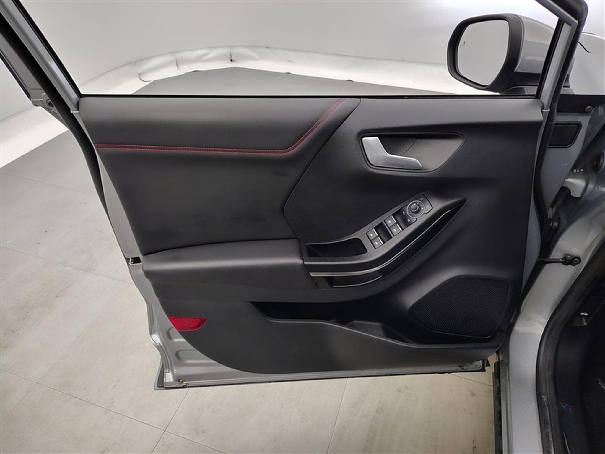 Ford Puma 1.0 EcoBoost mHEV ST-Line V (2023) - Photo 17