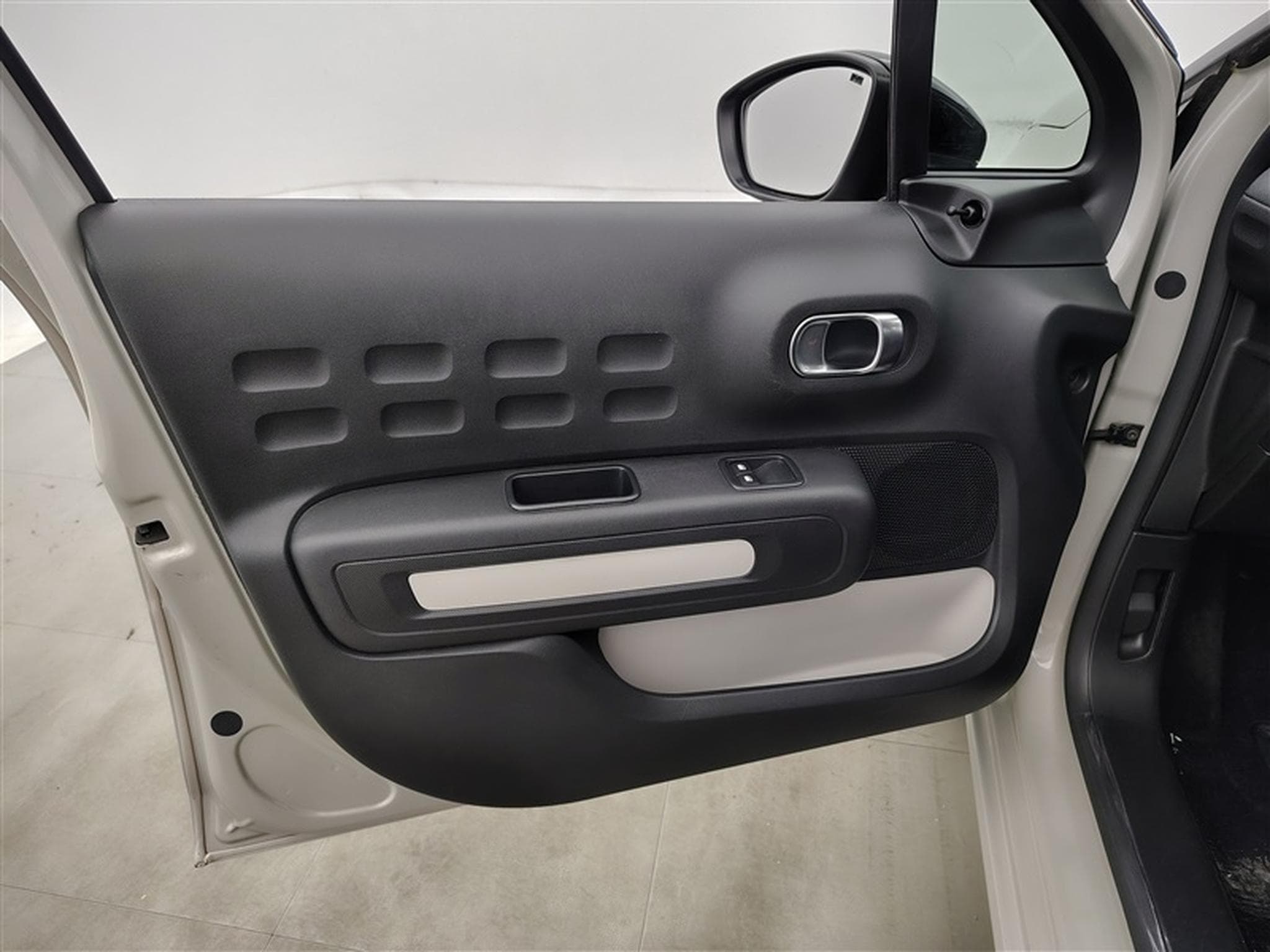 Citroën C3 1.2i PureTech 82Cv Live (2021) - Photo 16