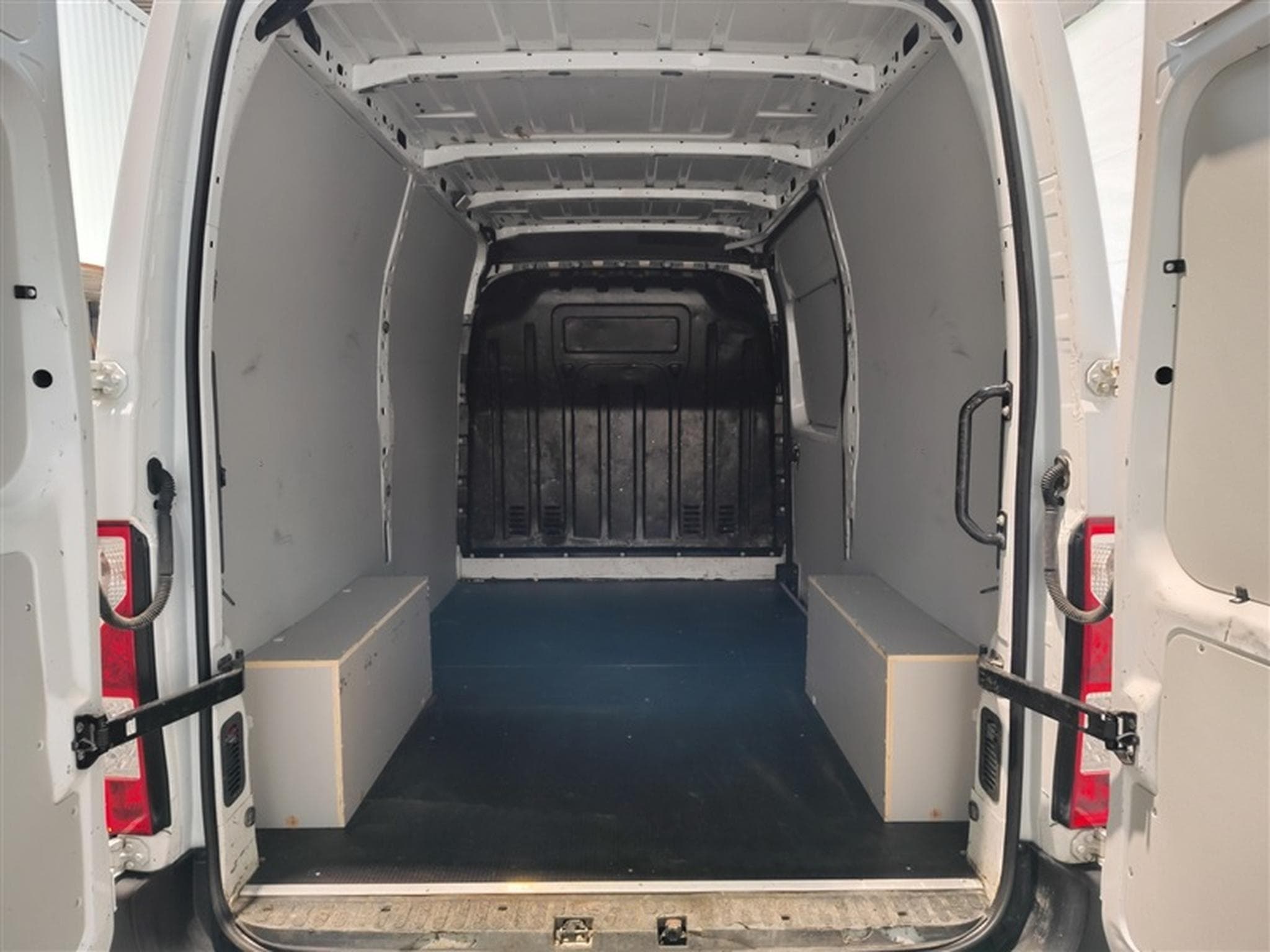 Nissan Interstar 2.3 dCi 35 L2H2 Airco / PDC (2023) - Photo 14