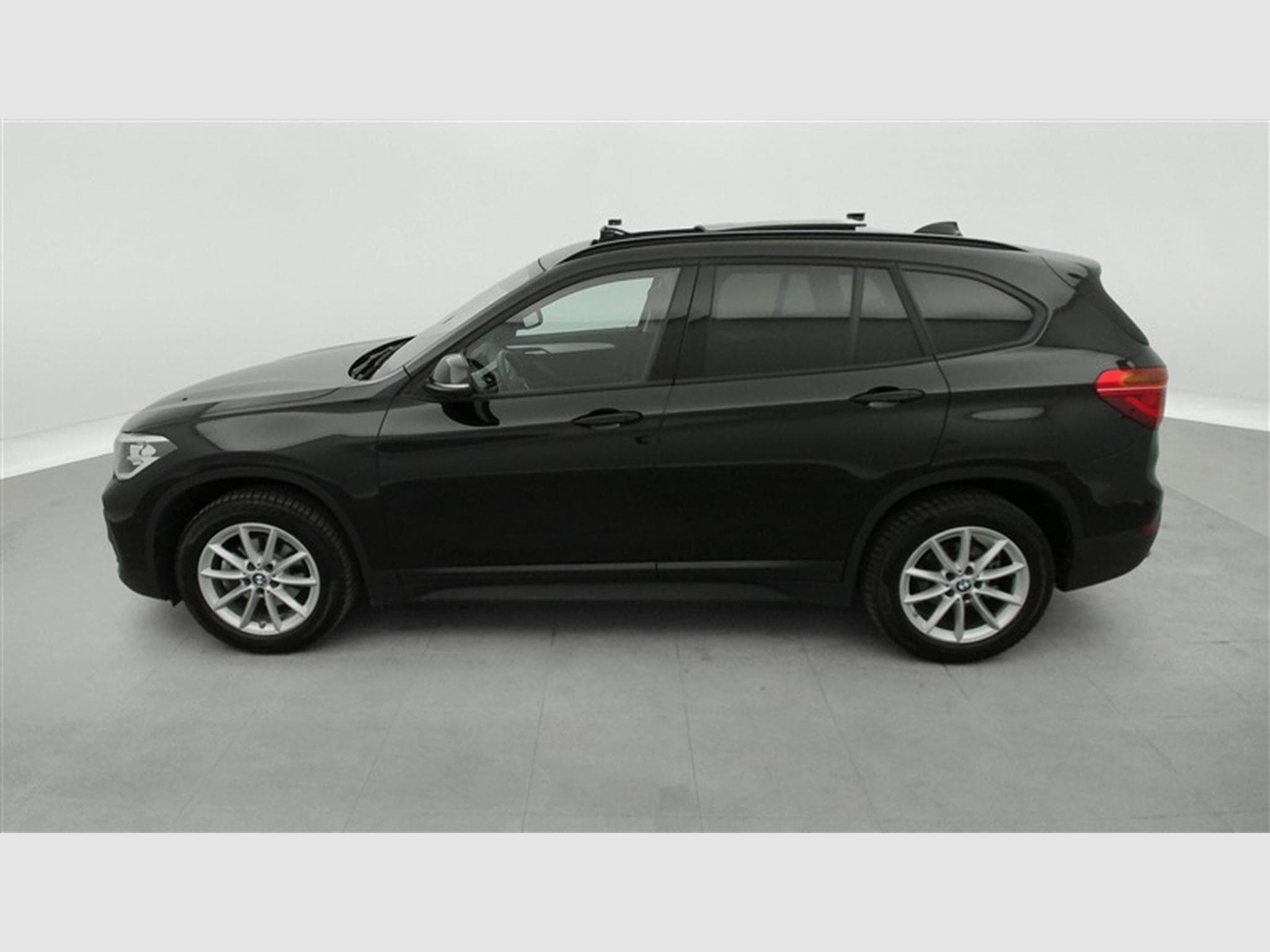 BMW X1 1.5 dA sDrive16 NAVI / CLIM / TOIT PANO (2021) - Photo 3