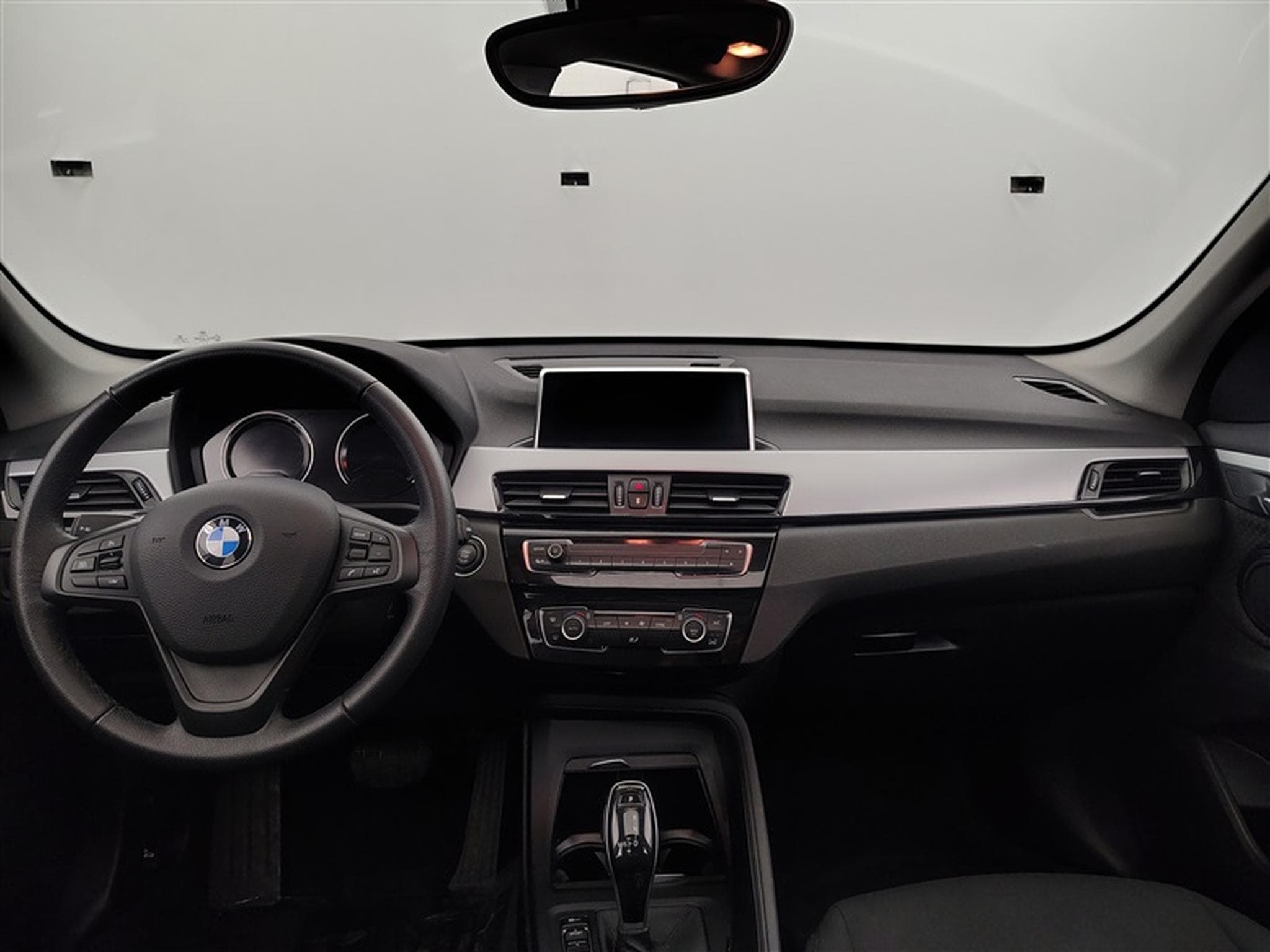 BMW X1 1.5 dA sDrive16 NAVI / CLIM / TOIT PANO (2021) - Photo 8