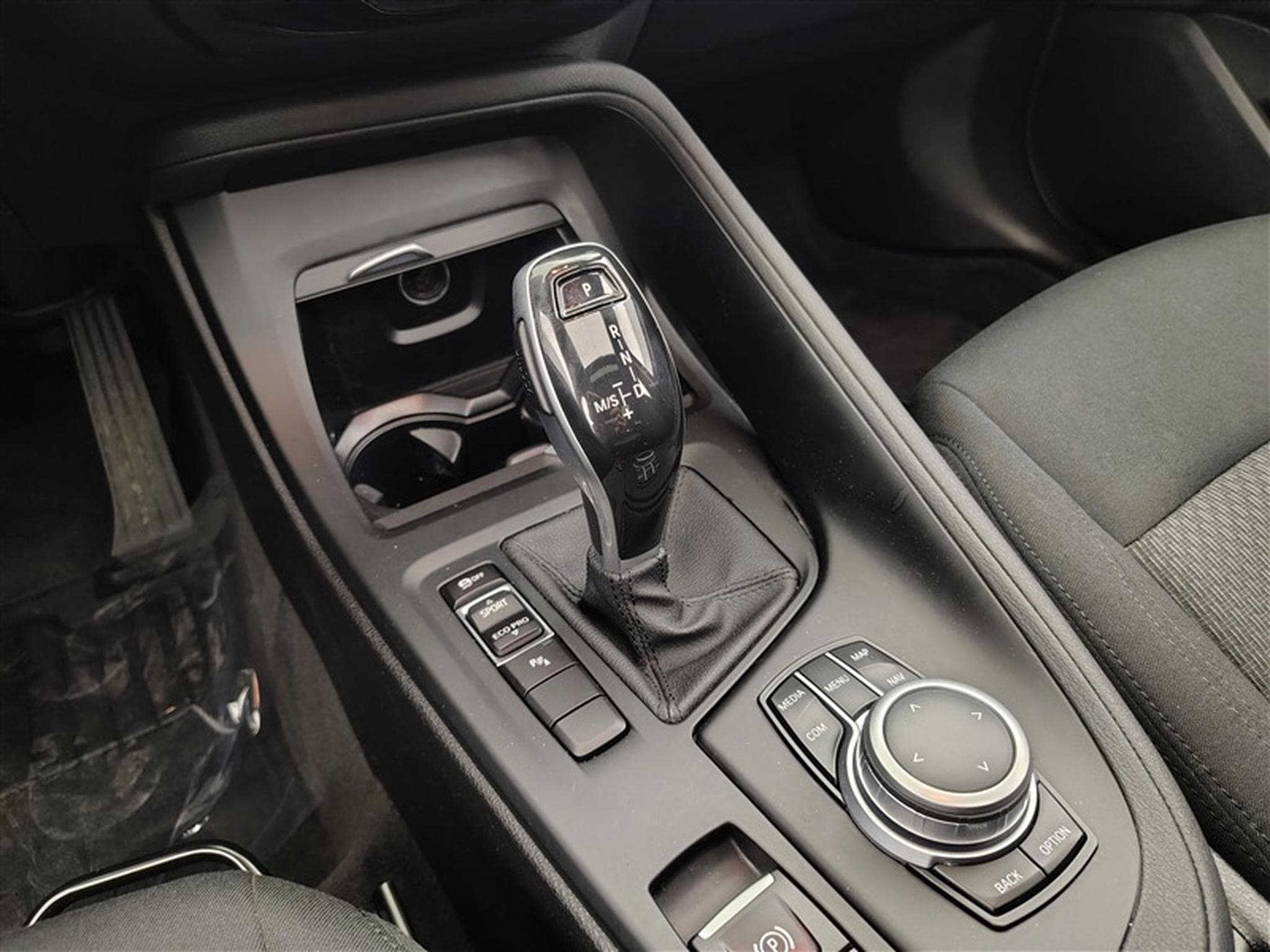BMW X1 1.5 dA sDrive16 NAVI / CLIM / TOIT PANO (2021) - Photo 12