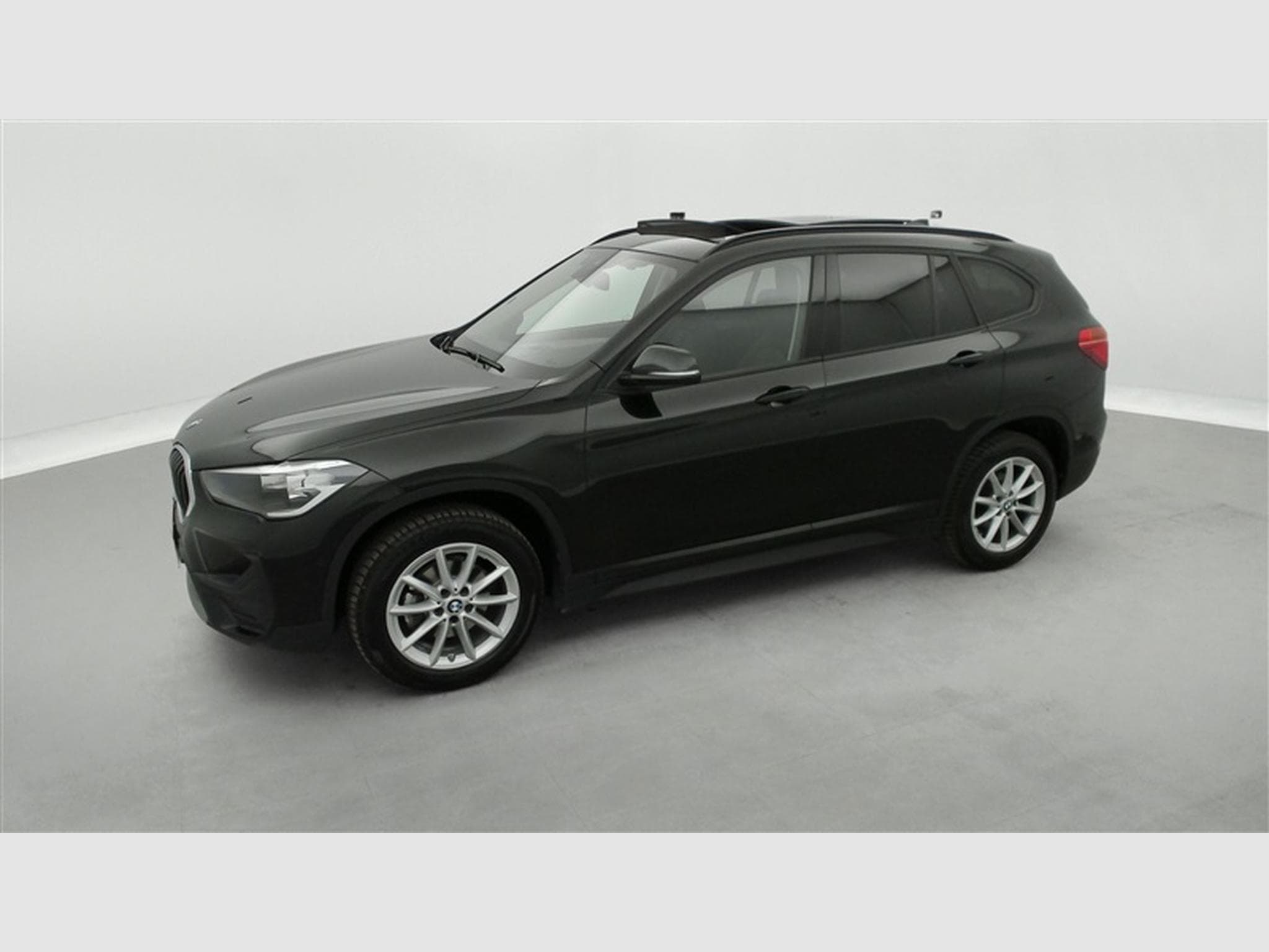 BMW X1 1.5 dA sDrive16 NAVI / CLIM / TOIT PANO (2021) - Photo 21