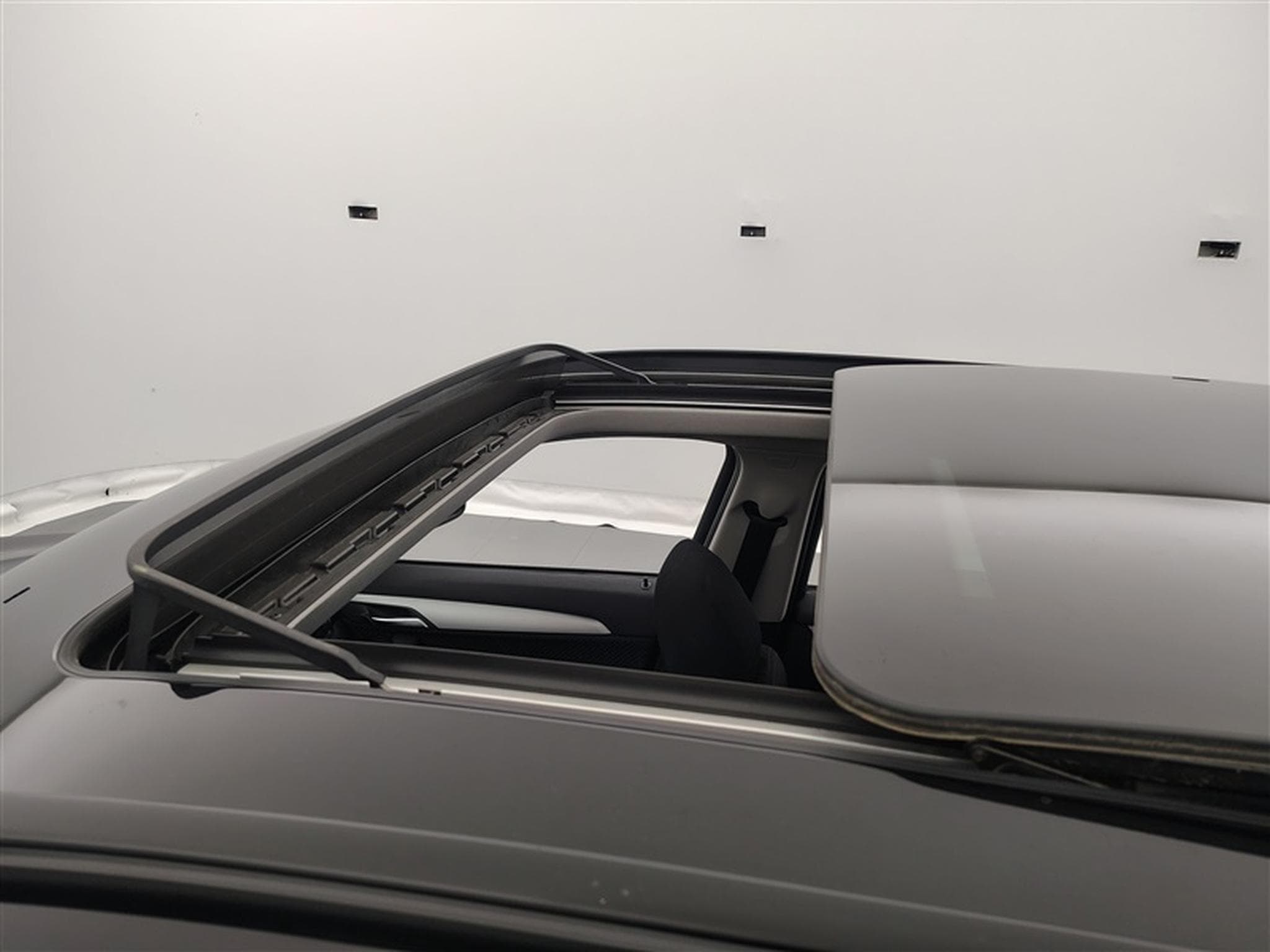 BMW X1 1.5 dA sDrive16 NAVI / CLIM / TOIT PANO (2021) - Photo 18