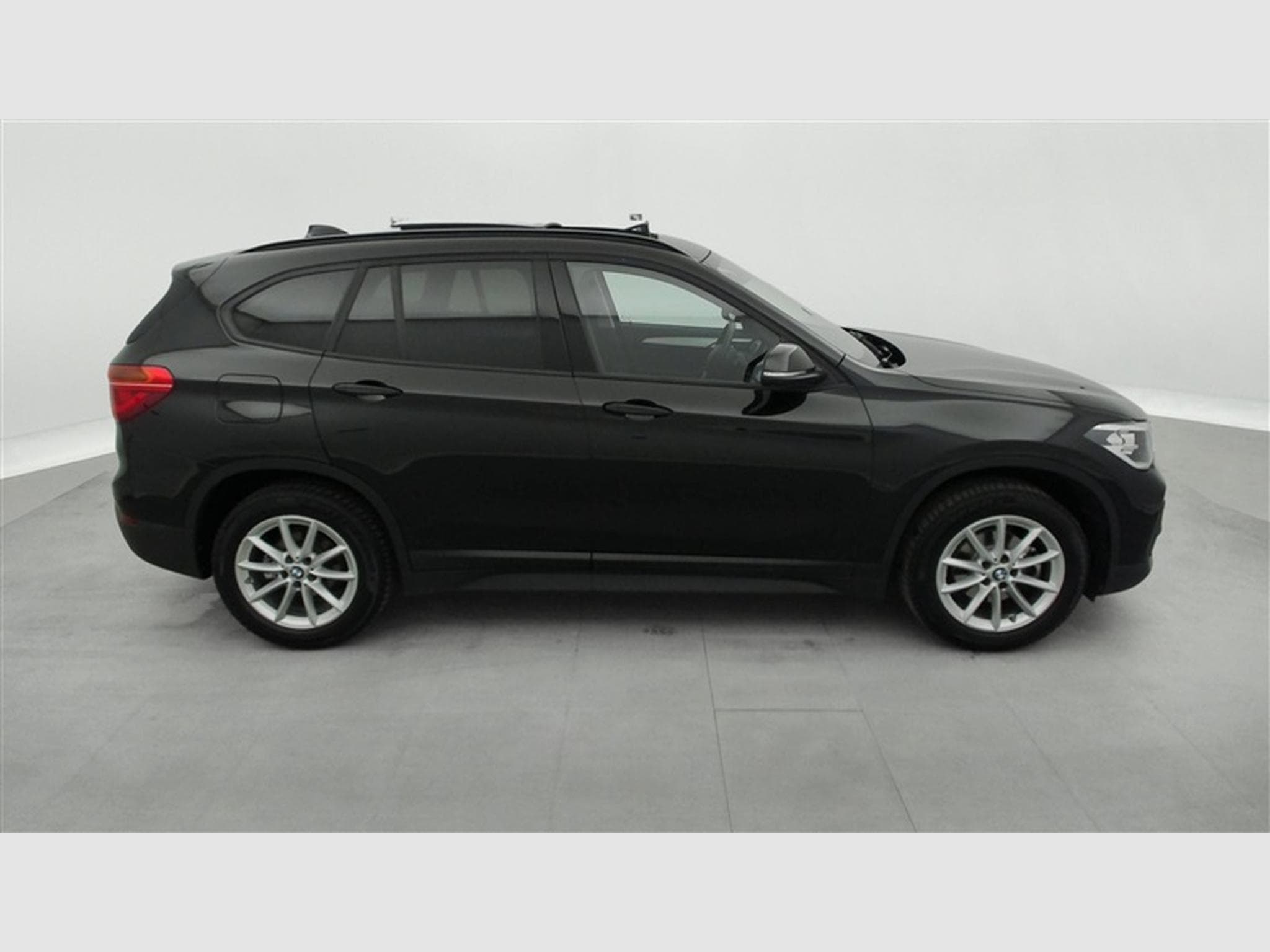 BMW X1 1.5 dA sDrive16 NAVI / CLIM / TOIT PANO (2021) - Photo 24