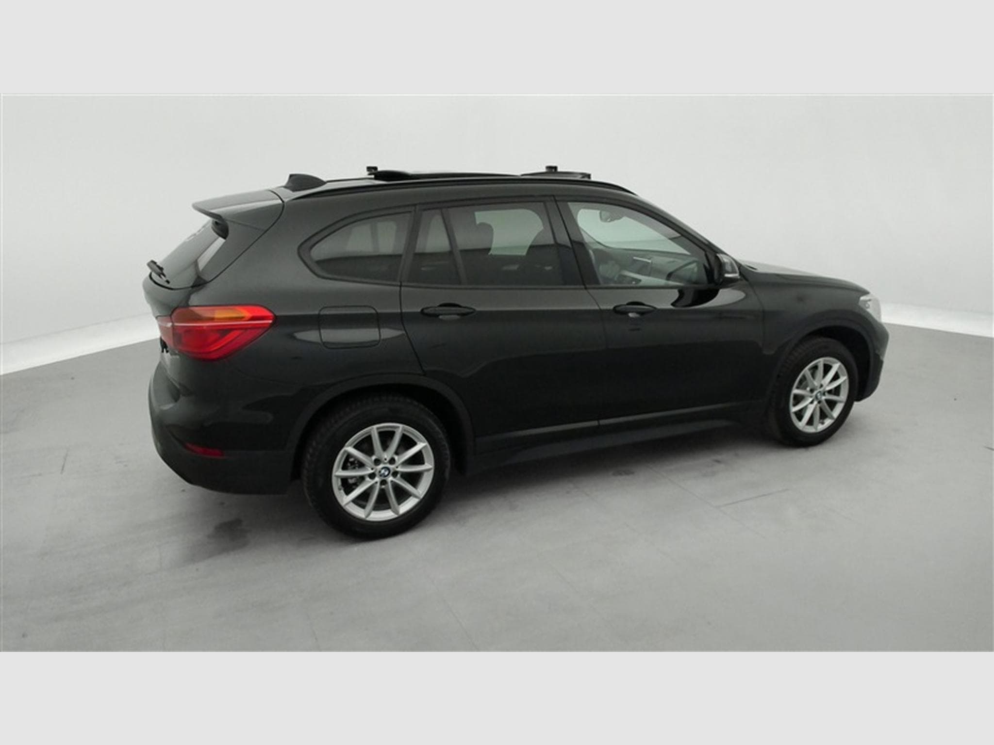 BMW X1 1.5 dA sDrive16 NAVI / CLIM / TOIT PANO (2021) - Photo 25