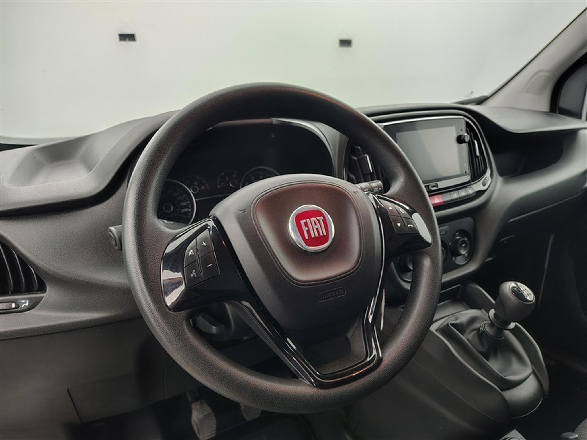 Fiat Doblo 1.6 MJET Cargo CLIM / CARPLAY (2023) - Photo 9