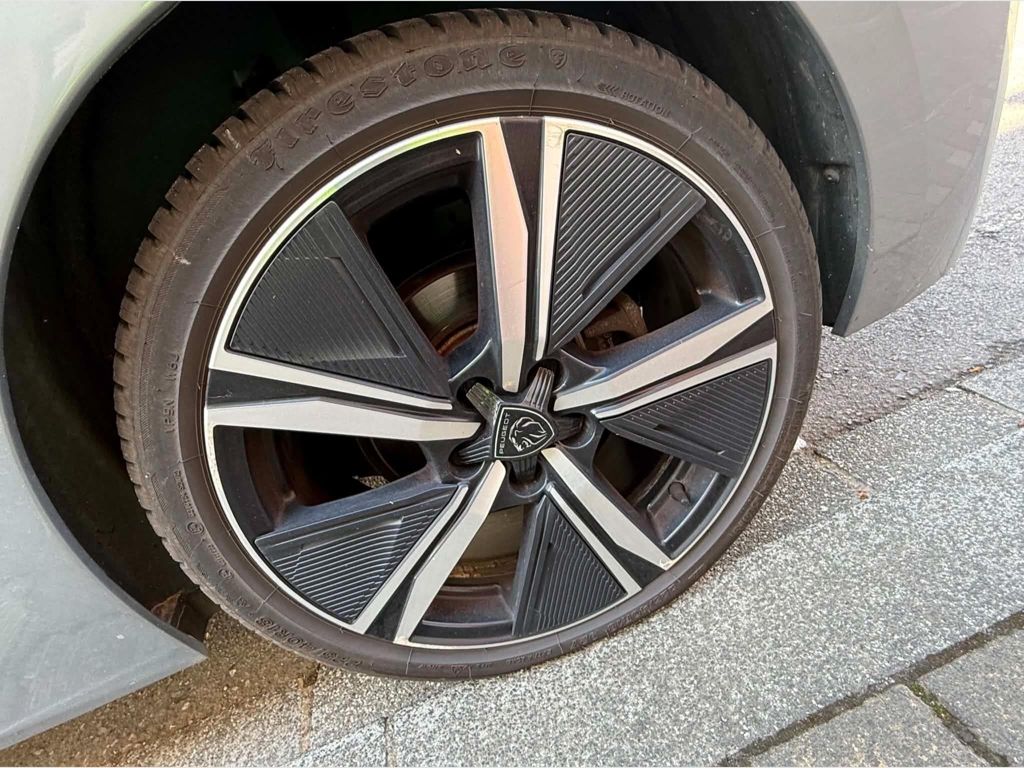 Peugeot 308 New 308 GT 1.5 BLUEHDI (2022) - Photo 9