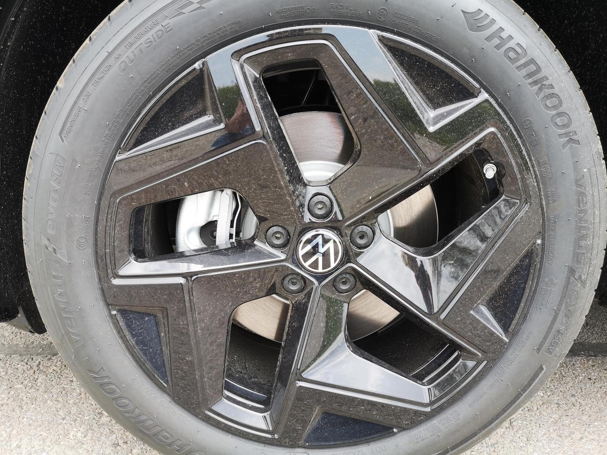 VW Tiguan 2.0 TDI 110 kW R-Line (2026) - Photo 4