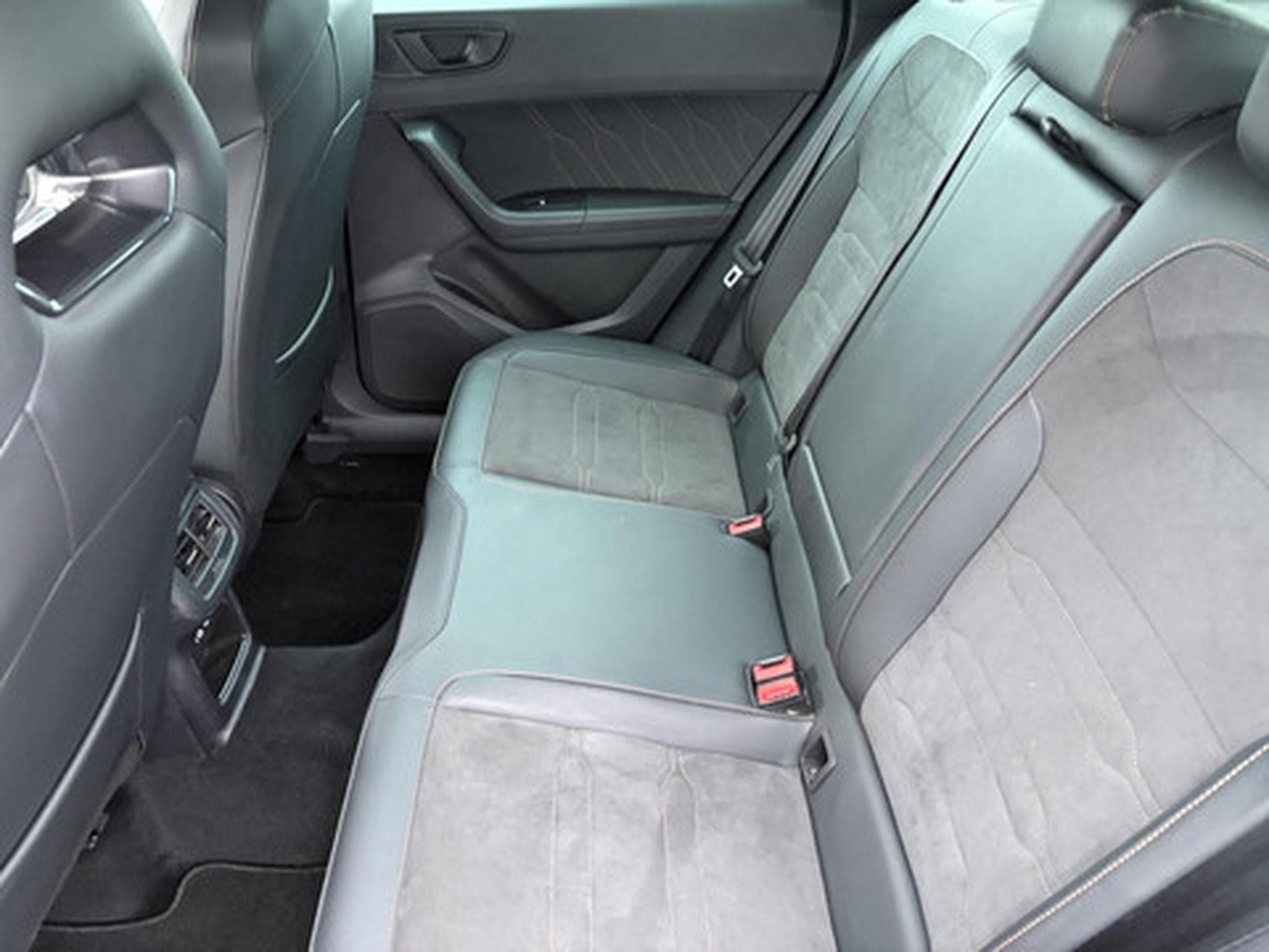 Cupra Ateca 2.0 TSI VZ 221kW DSG 4WD (2023) - Foto 11
