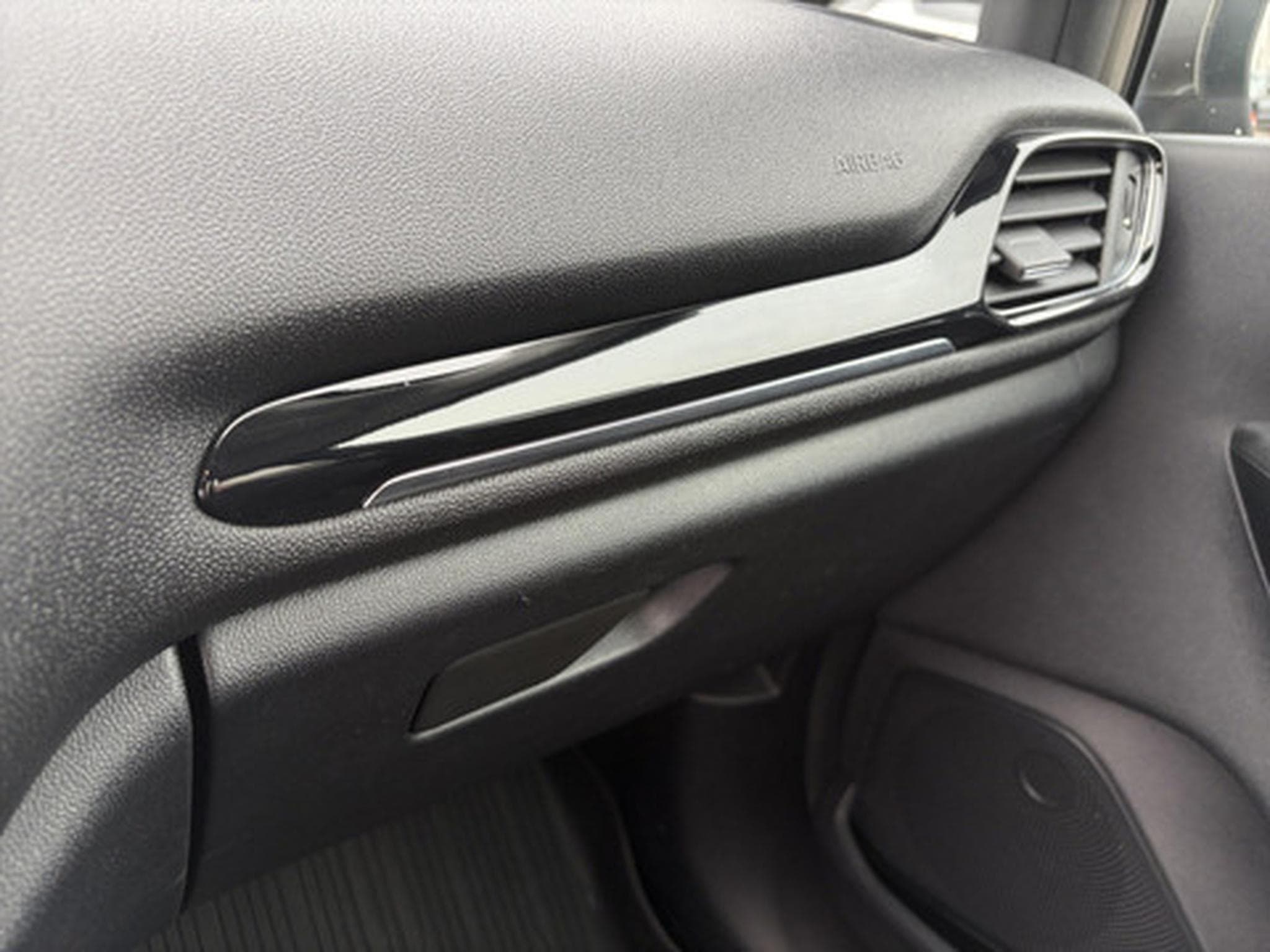 Ford Fiesta 1.0i EcoBoost MHEV 92kW DCT Titanium (2023) - Photo 10
