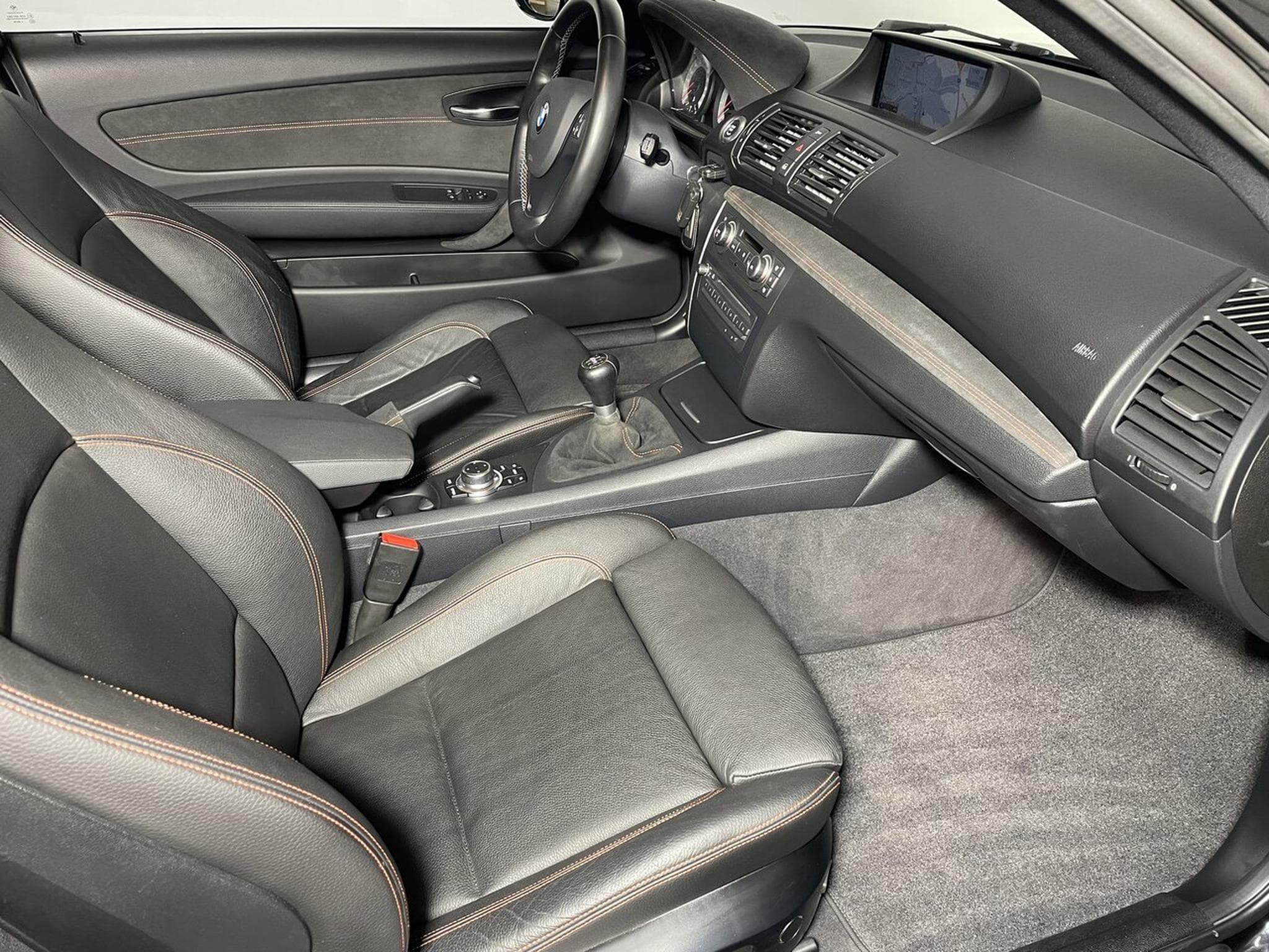 BMW M1 340 CV 3.0 i E82 GPS (2012) - Photo 7