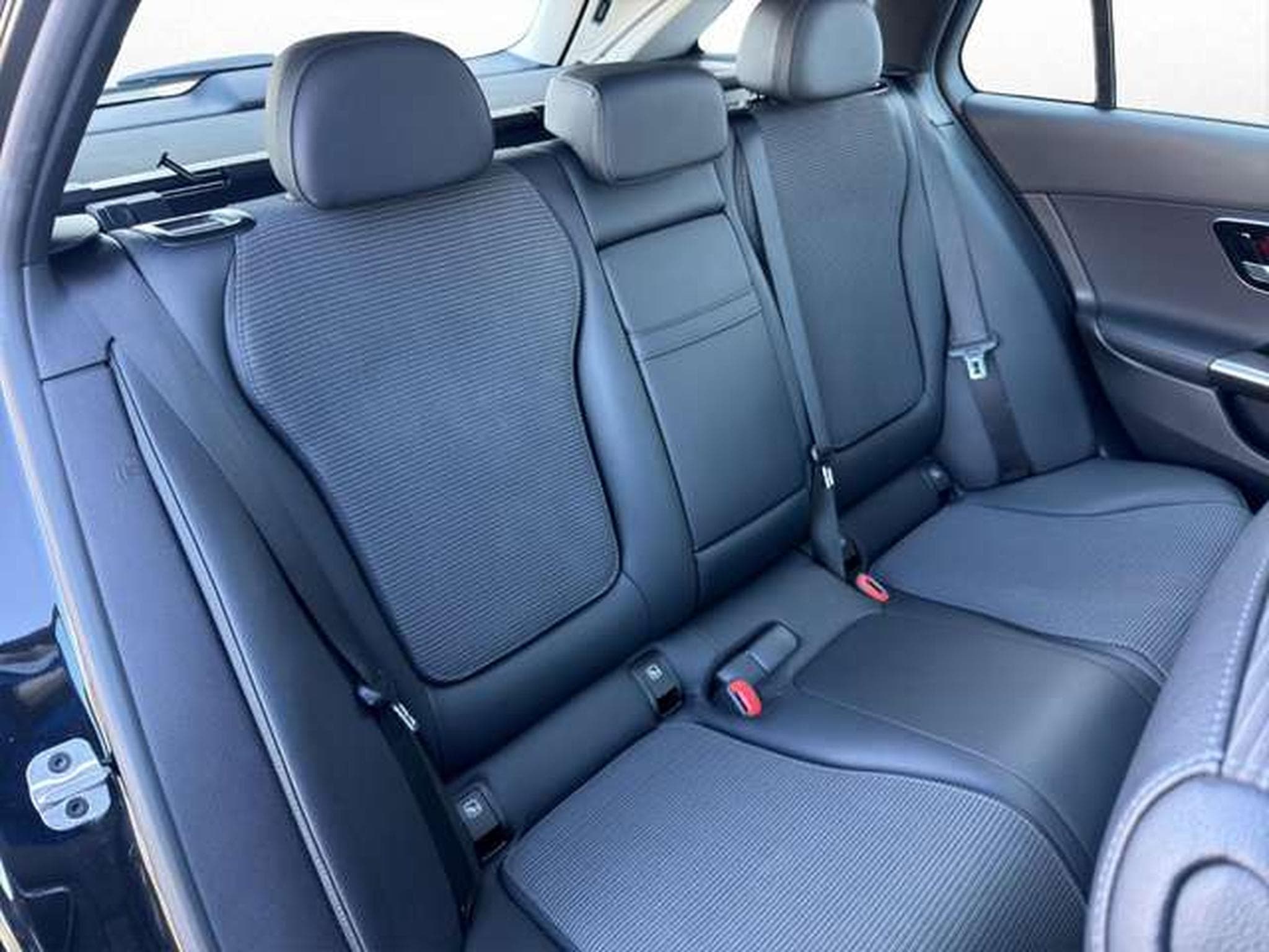 Mercedes C 200 T 4Matic Avantgarde/Pano/Navi/Side-Assist (2022) - Photo 17