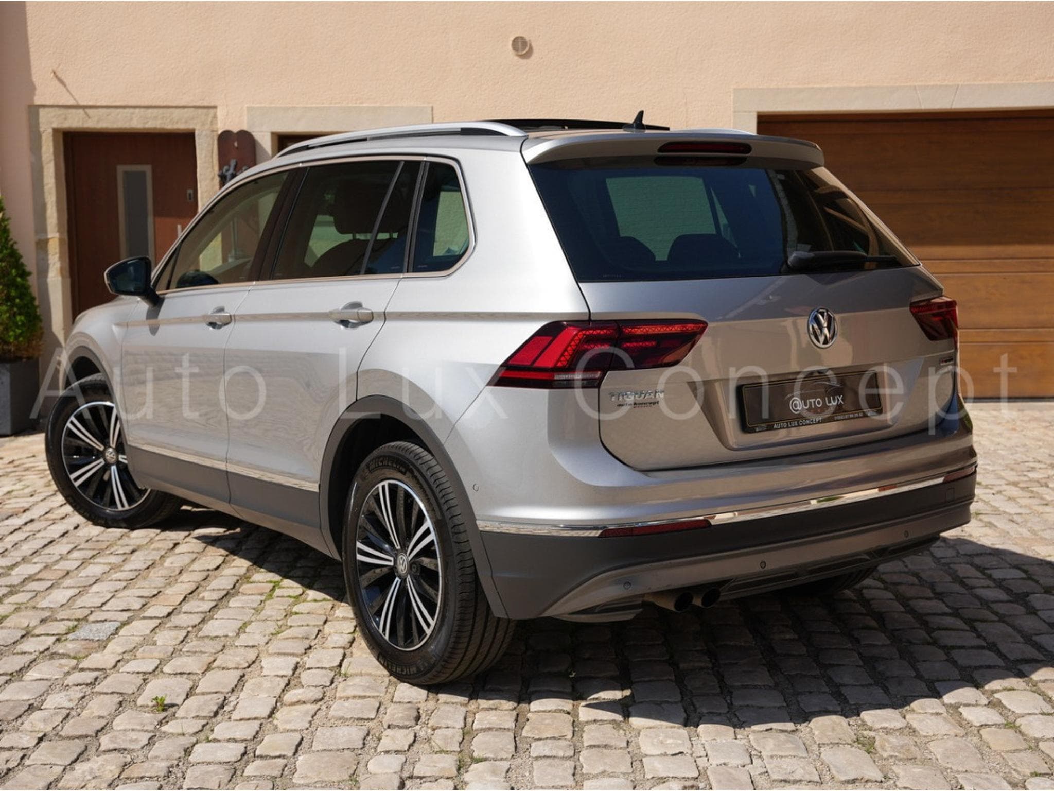 VW Tiguan 2.0 TSI 180 Carat Exclusive 4Motion DSG7 (2018) - Foto 4