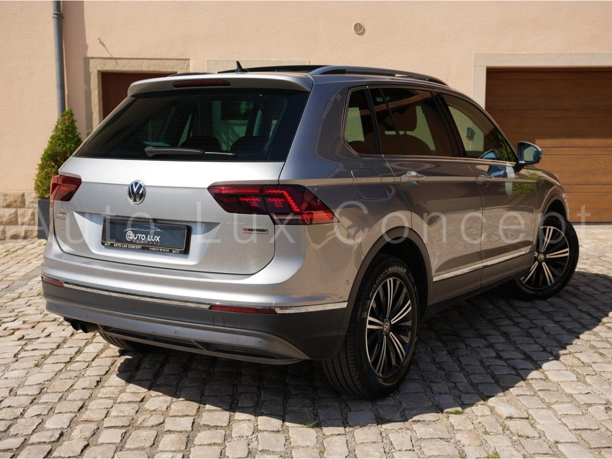 VW Tiguan 2.0 TSI 180 Carat Exclusive 4Motion DSG7 (2018) - Foto 3
