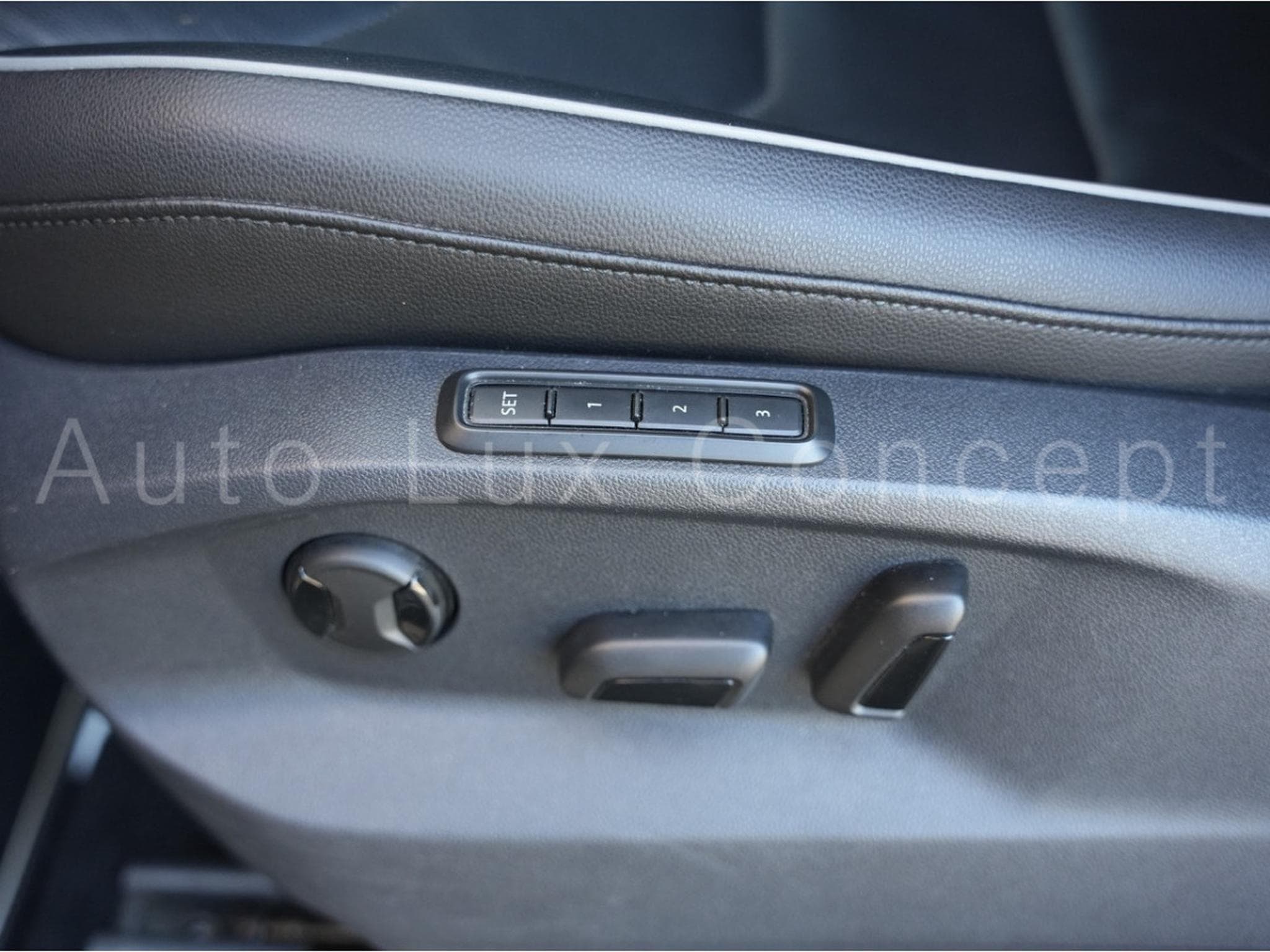 VW Tiguan 2.0 TSI 180 Carat Exclusive 4Motion DSG7 (2018) - Foto 16