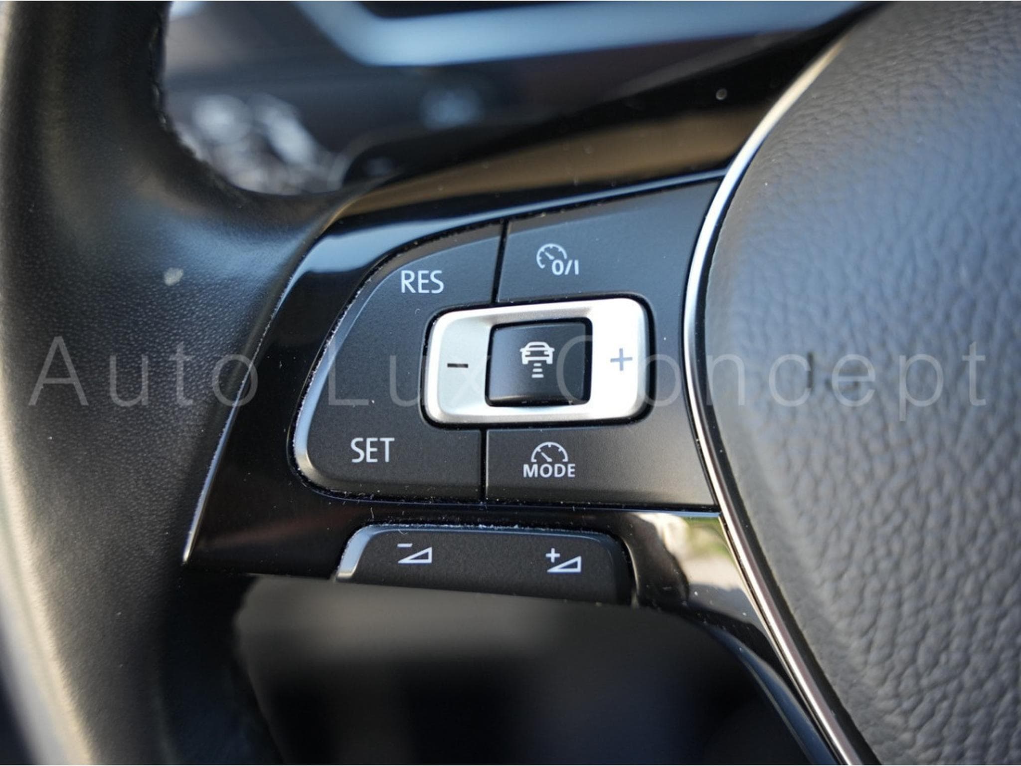 VW Tiguan 2.0 TSI 180 Carat Exclusive 4Motion DSG7 (2018) - Foto 17