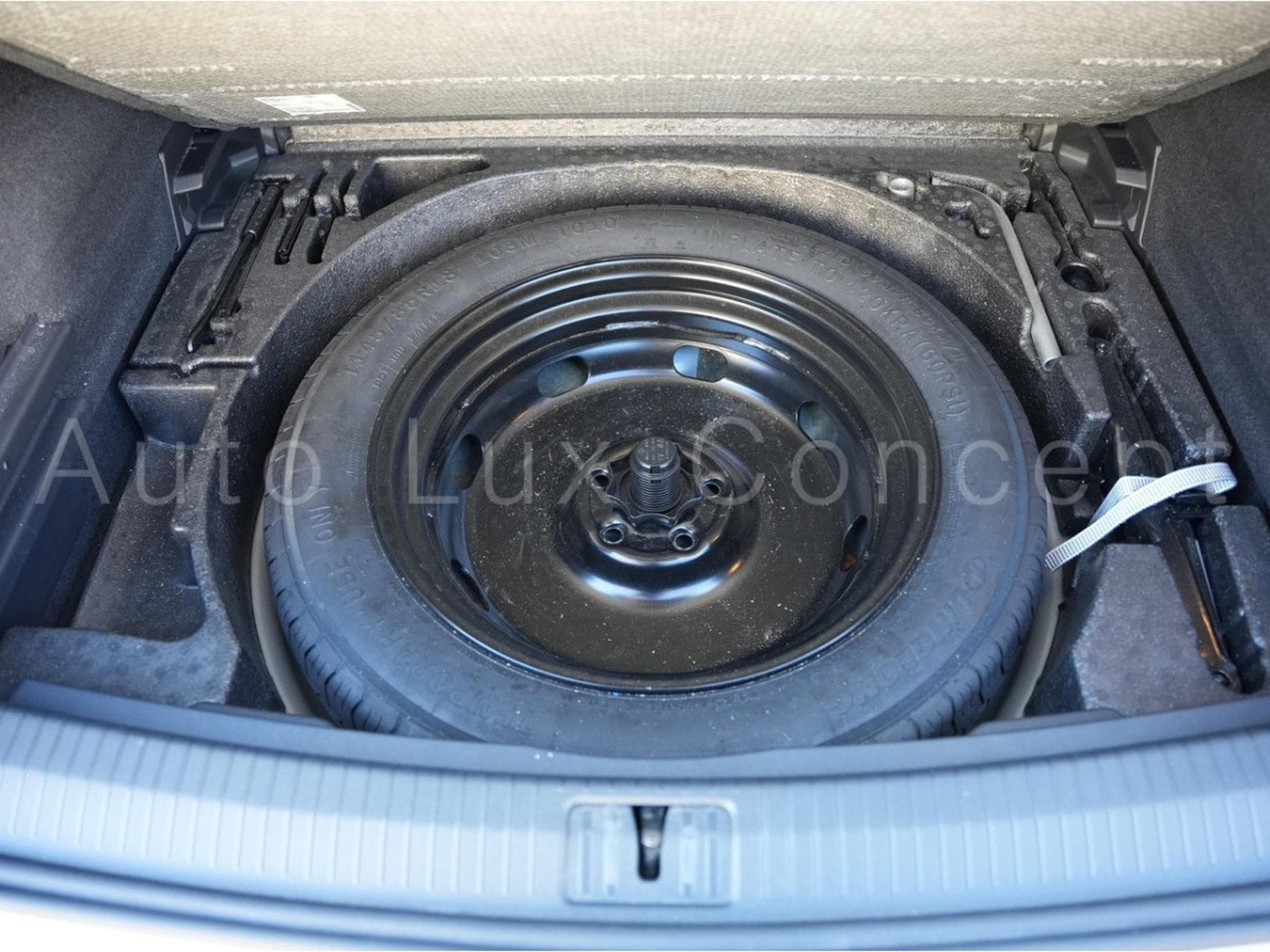 VW Tiguan 2.0 TSI 180 Carat Exclusive 4Motion DSG7 (2018) - Foto 24